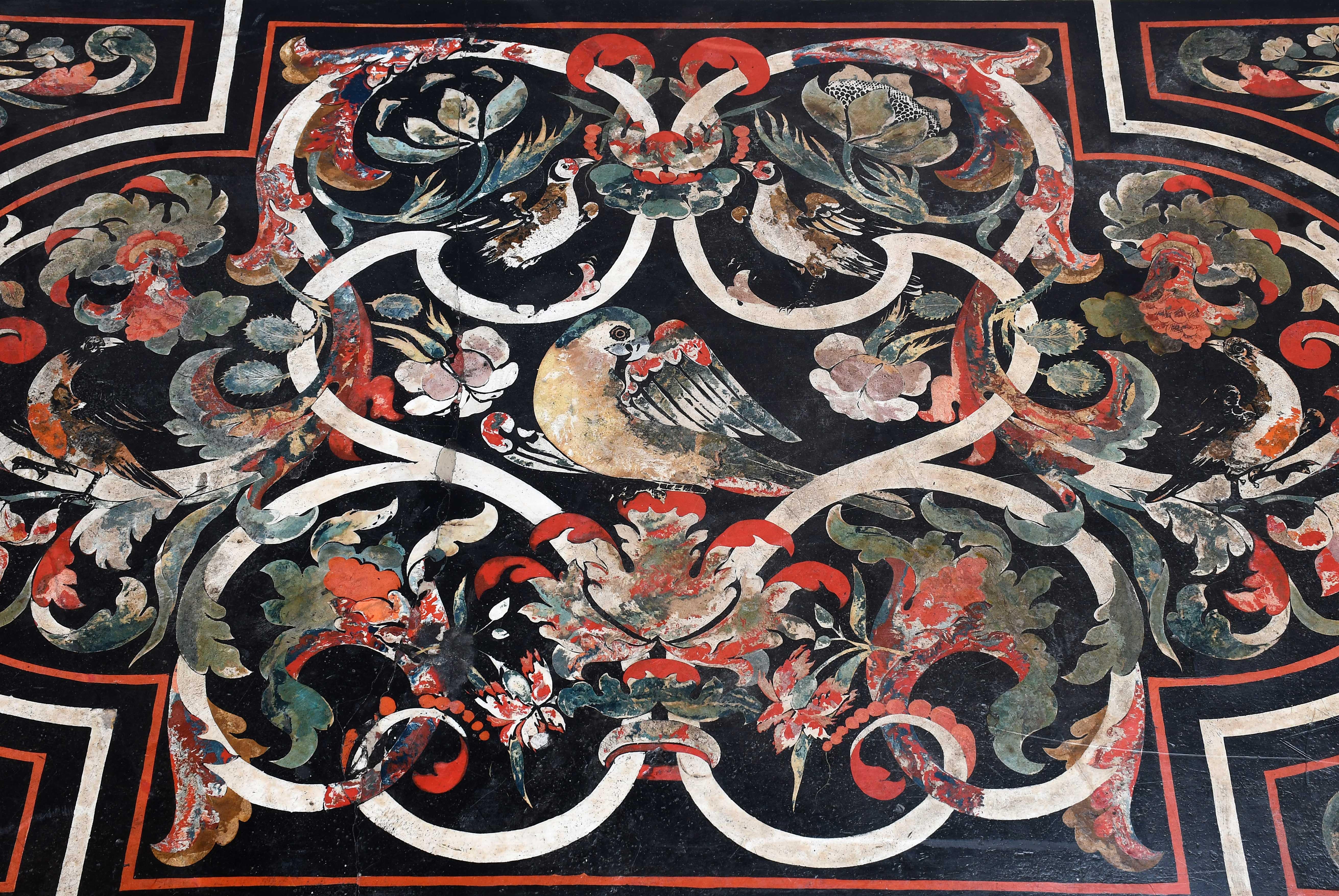 Plateau de Scagliola du 18ème siècle sur base de table basse moderne en vente 4