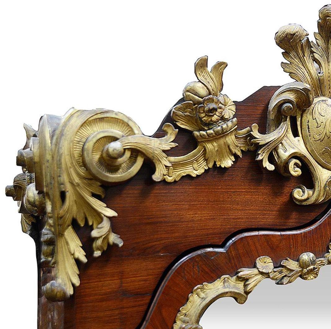 Rococo Bibliothèque bureau en bois doré et noyer du XVIIIe siècle, de style rococo scandinave en vente