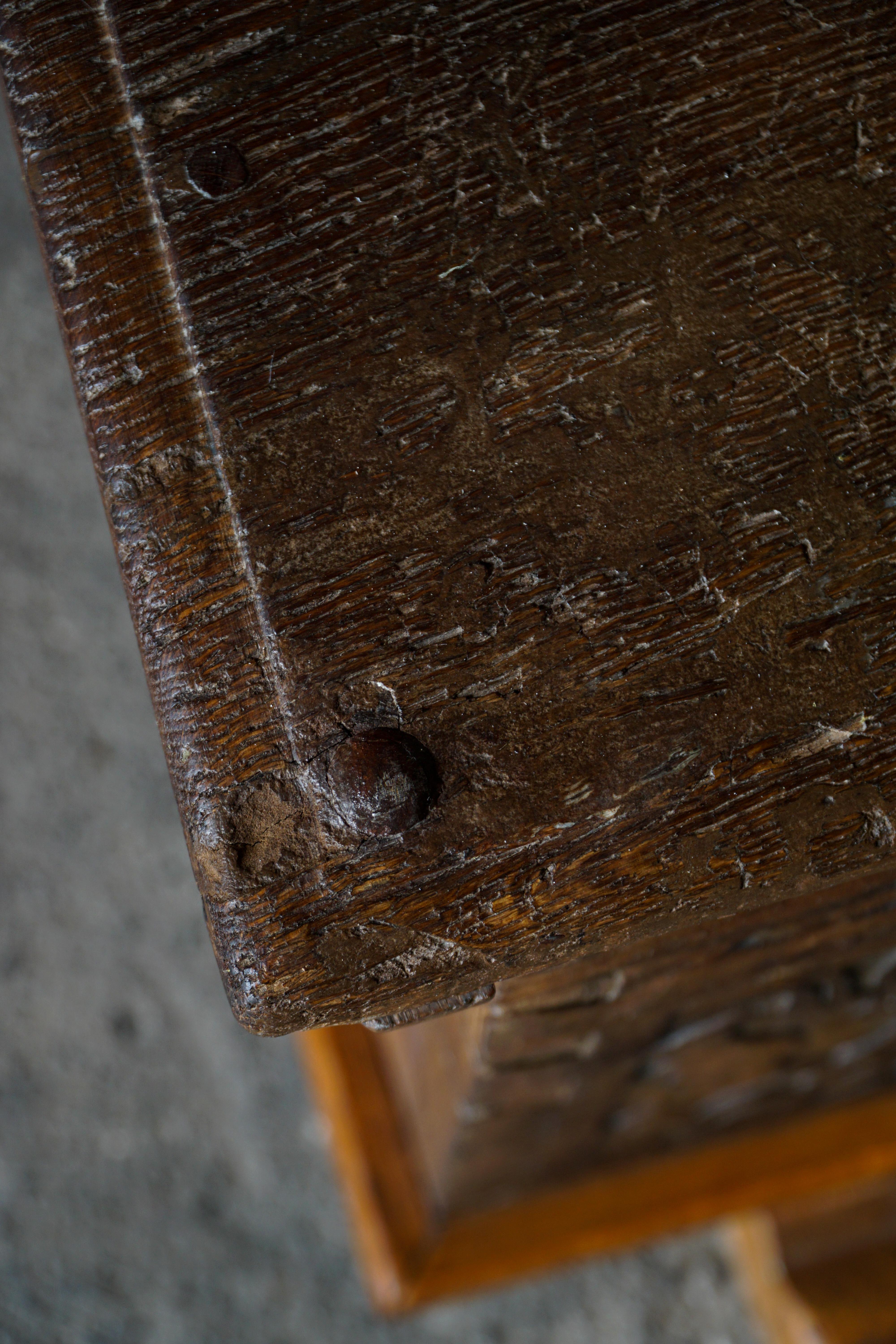 18th Century Scandinavian Folk Art Oak Chest with Carved Panels, Dated 1764 For Sale 4