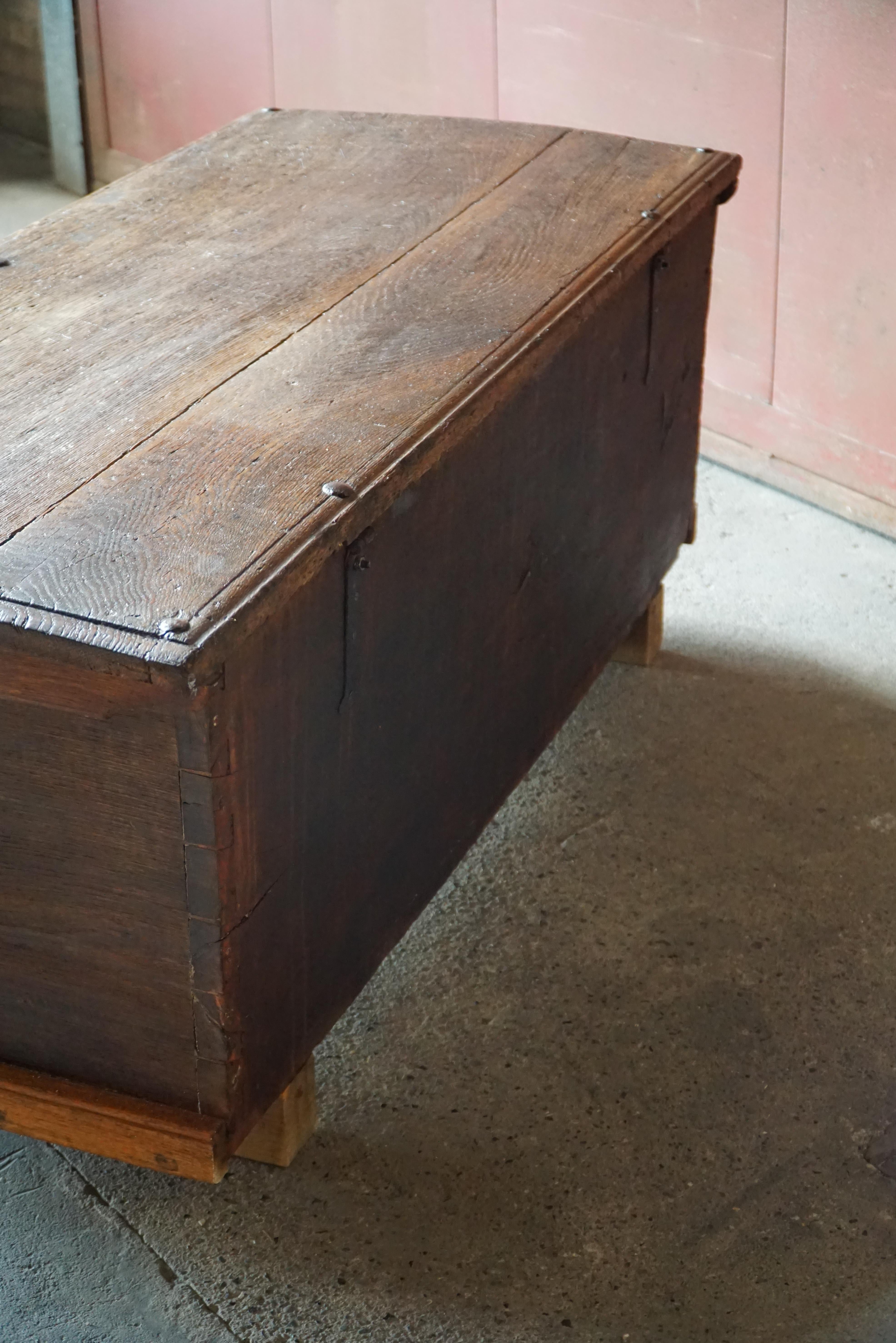18th Century Scandinavian Folk Art Oak Chest with Carved Panels, Dated 1764 For Sale 2