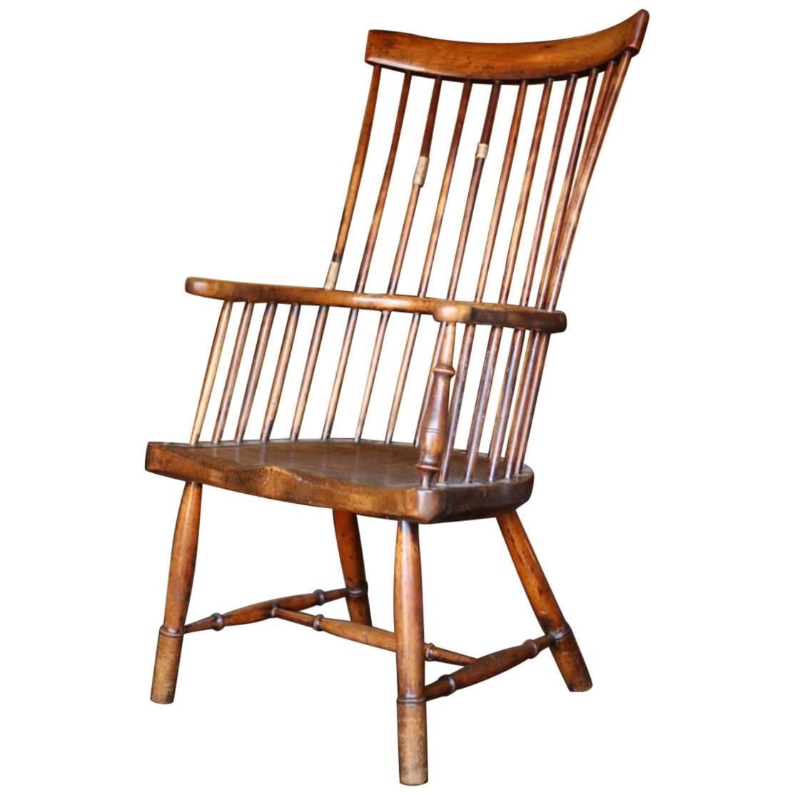 18th Century Scottish Elm and Birch Comb Back Windsor Armchair For Sale