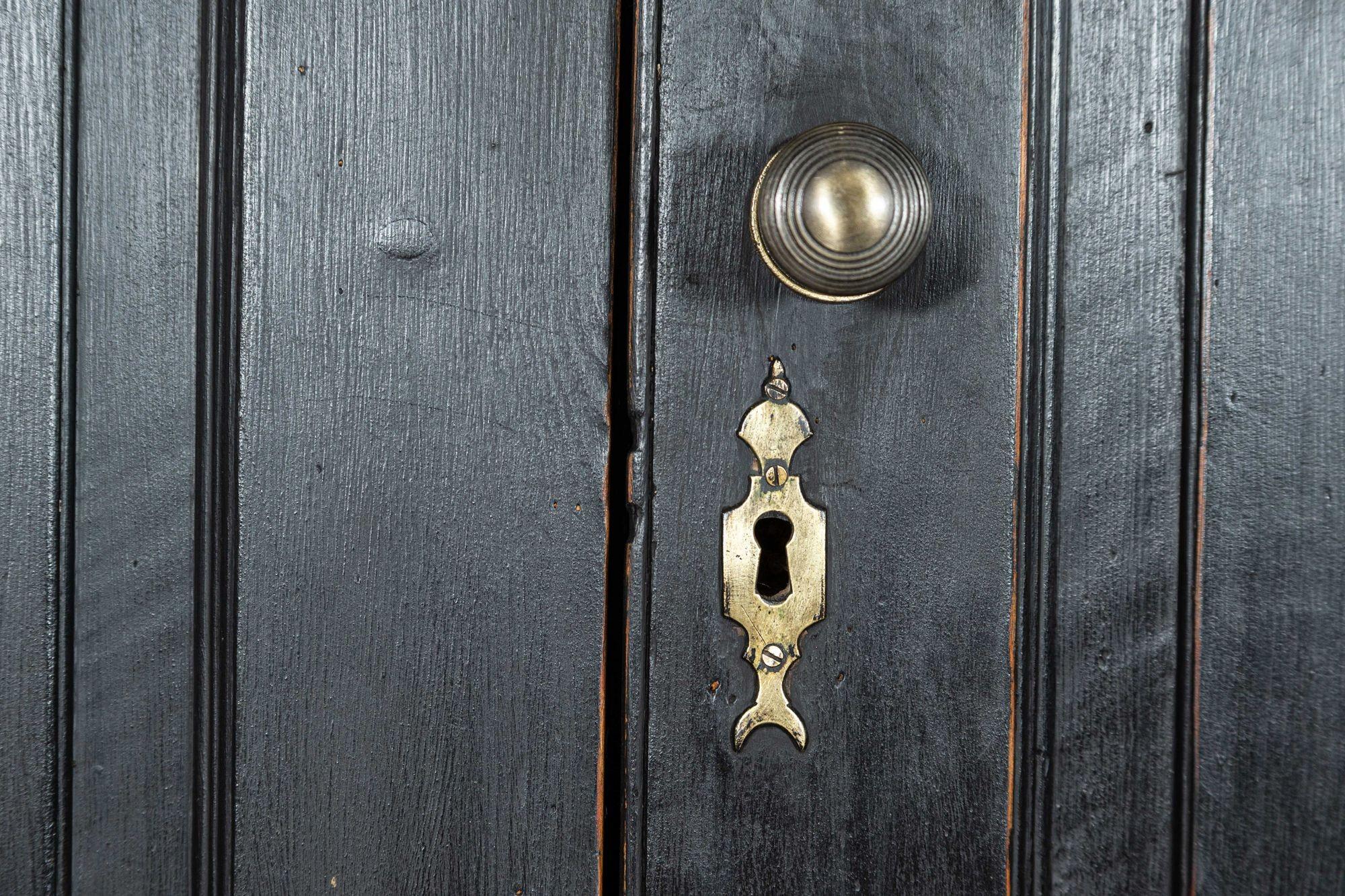 18th Century Scottish Linen Press, Housekeepers Cupboard For Sale 2