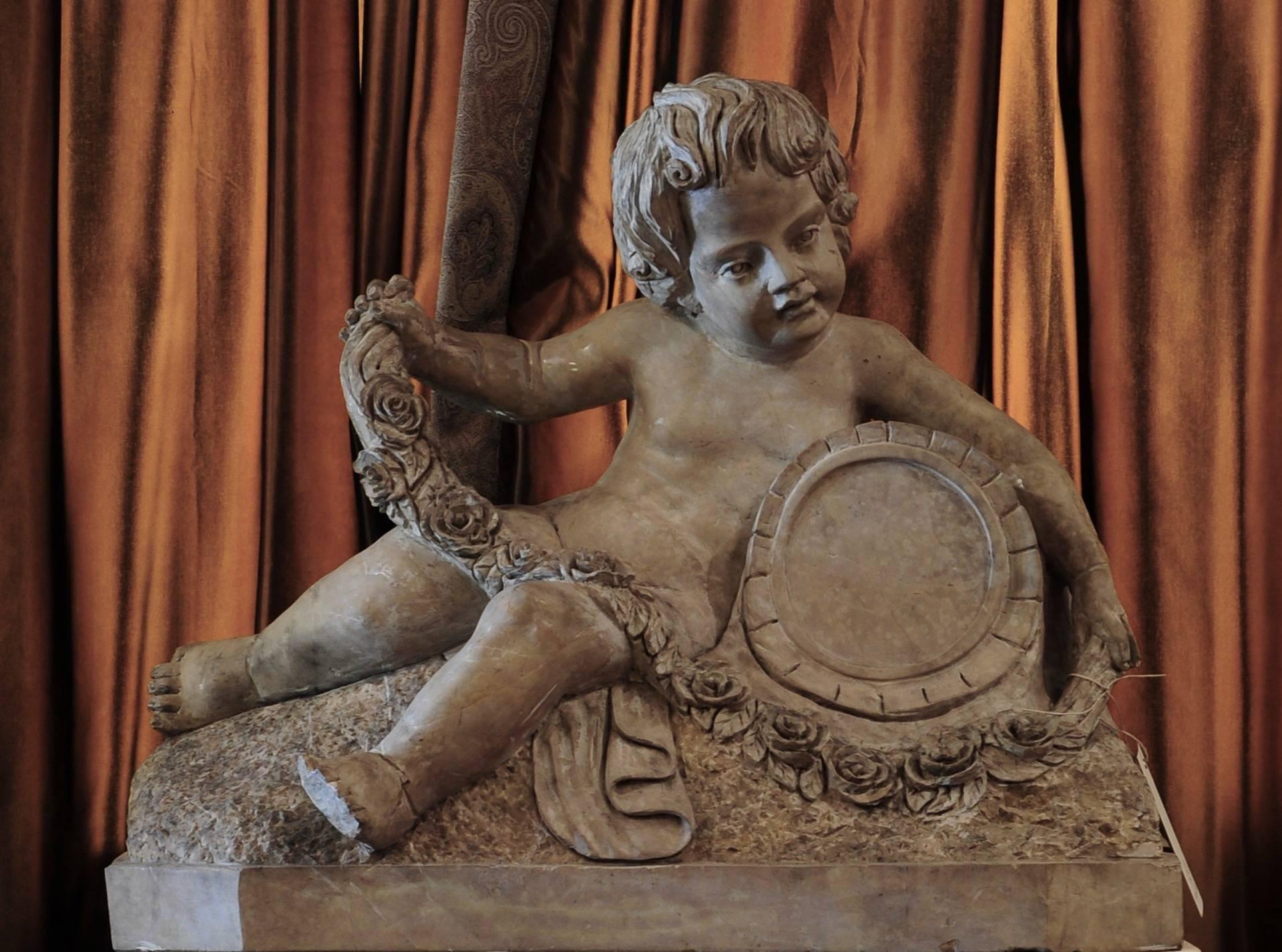 Hand-Carved 18th Century Sculpted Verona Marble Putto For Sale