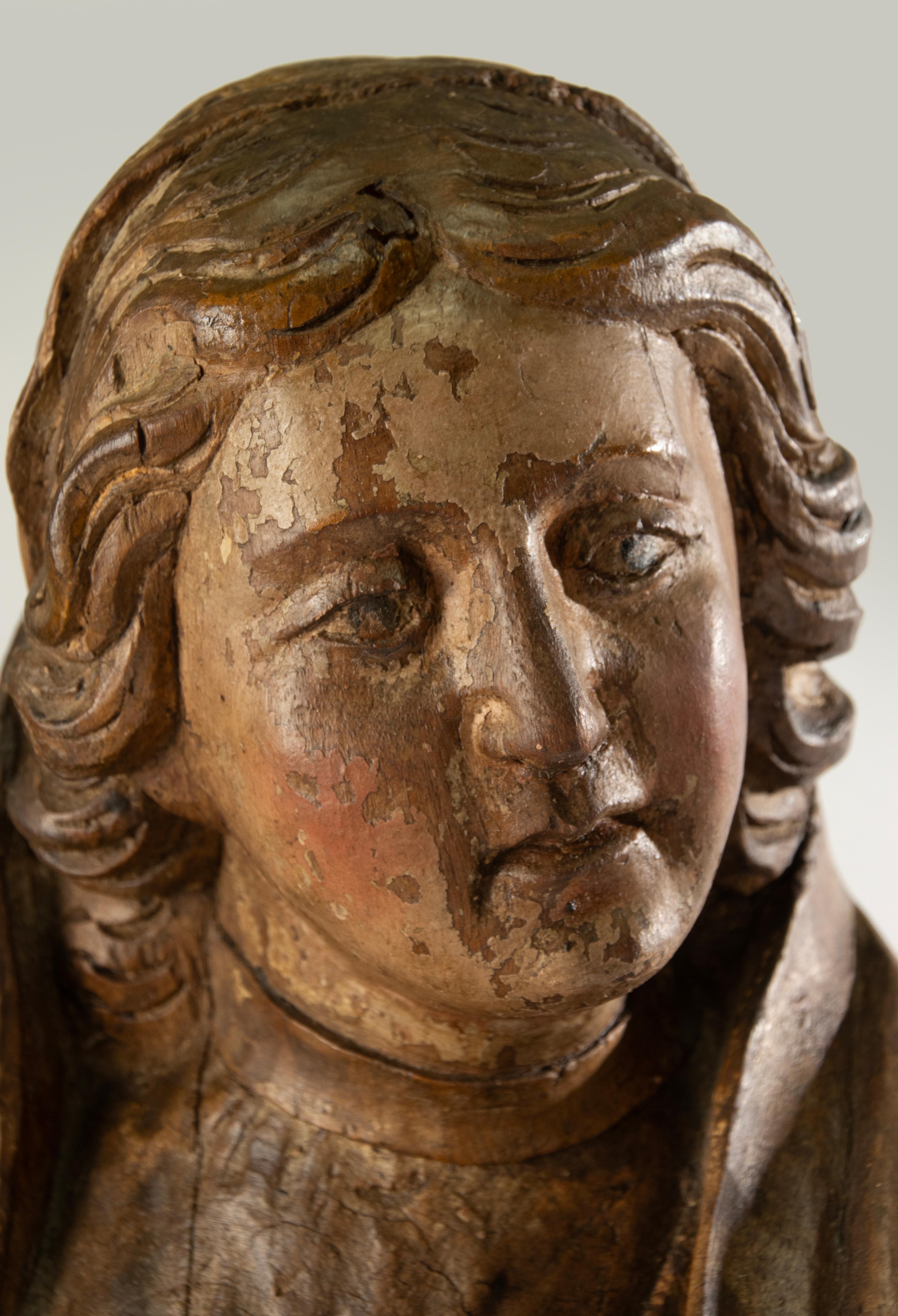 18th Century Sculpture - Saint Margaret - Chestnut Wood - Polychrome Remnants For Sale 5