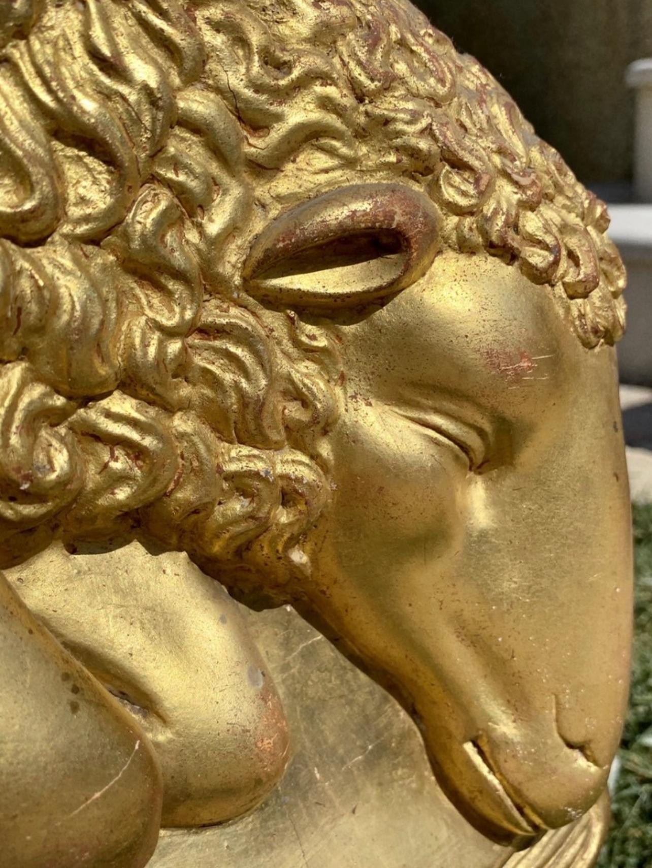 Intagliato a mano XVIII secolo, Scultura L'agnello A. Pascal e i sette sigilli in vendita