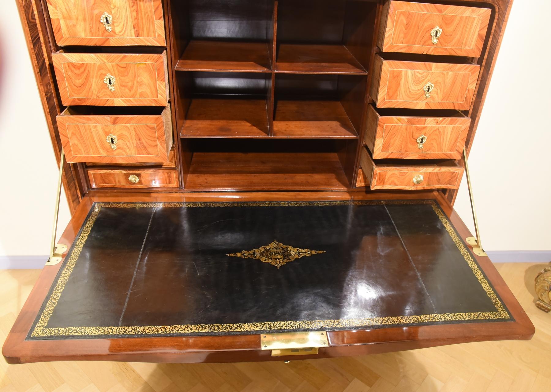 18th Century Secretaire Luigi XV Rosewood Red Marble, 1750s In Good Condition For Sale In Torino, Torino