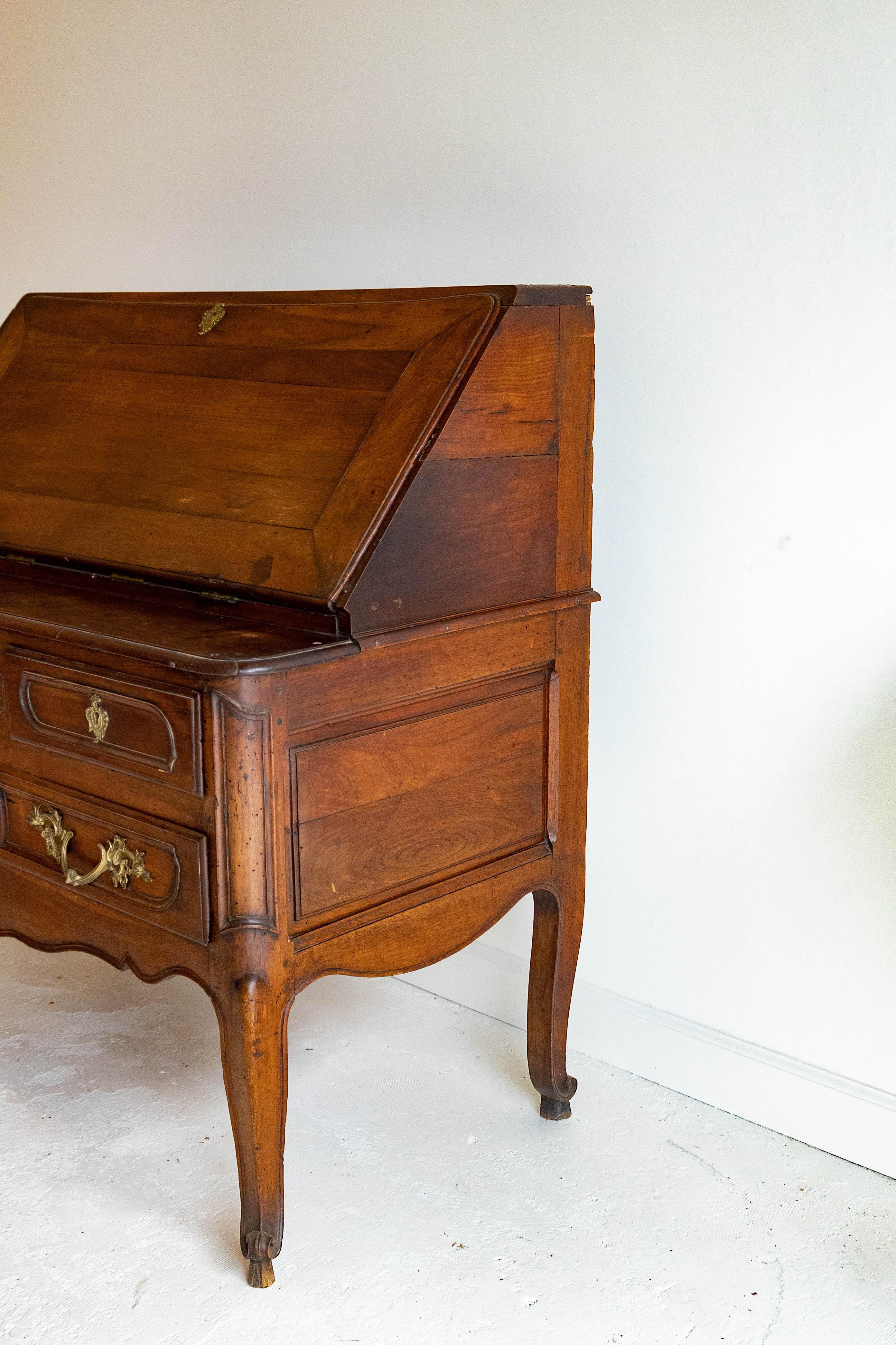 18th century Secretaire with fold down table In Good Condition For Sale In Atlanta, GA