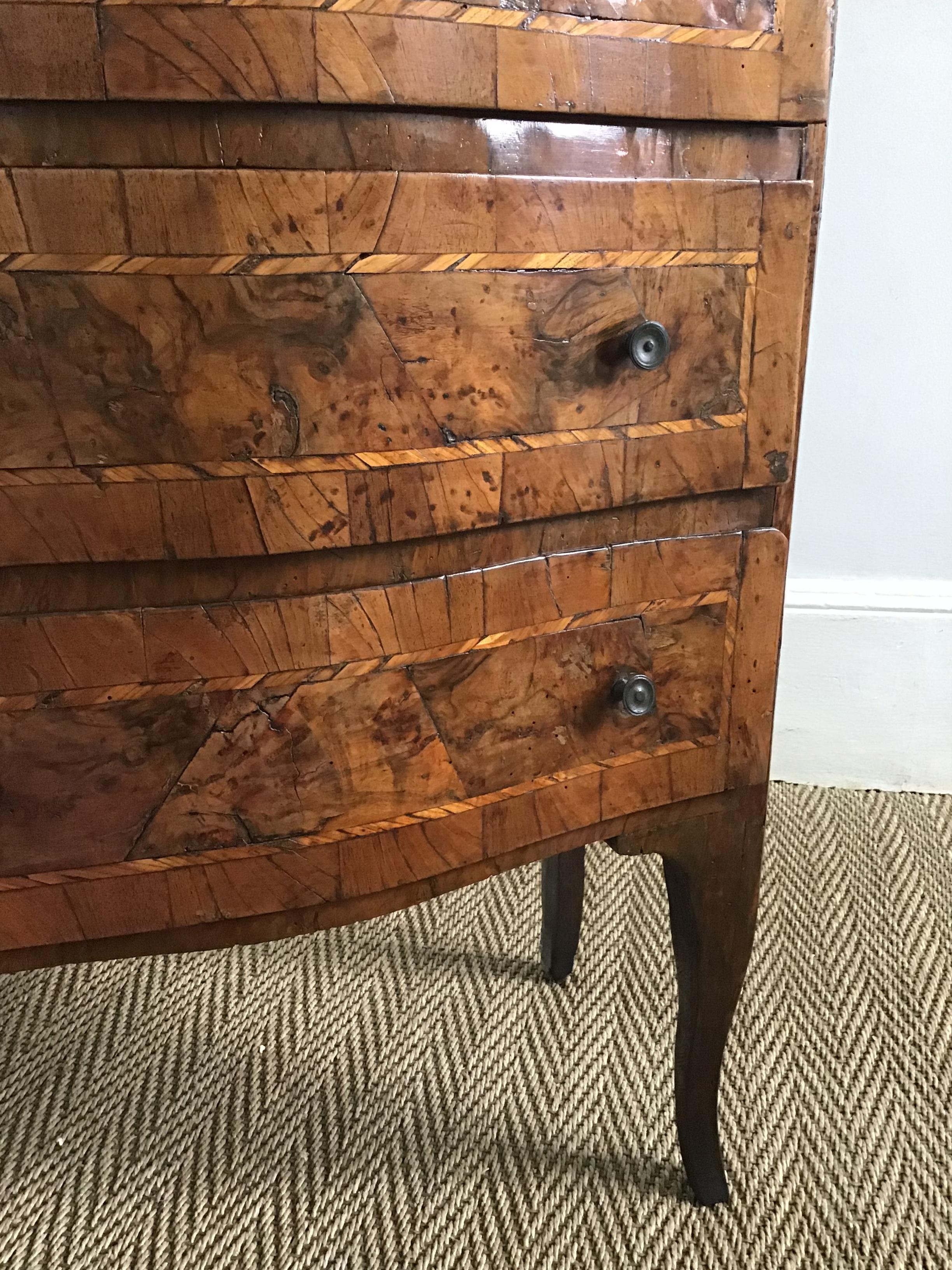 18th Century Serpentine Burr Olive Wood Maltese Petite Commode For Sale 5