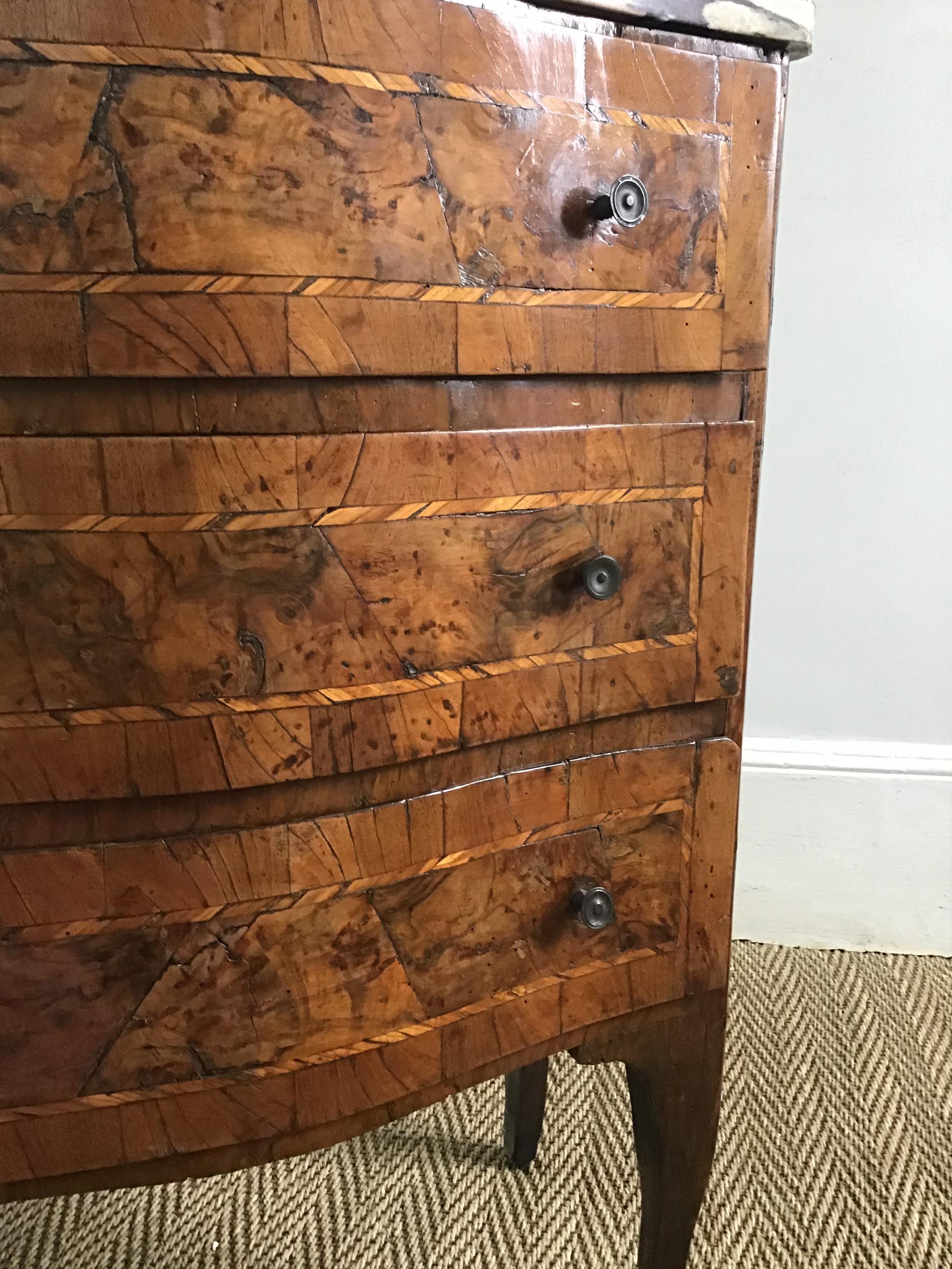 18th Century Serpentine Burr Olive Wood Maltese Petite Commode For Sale 6