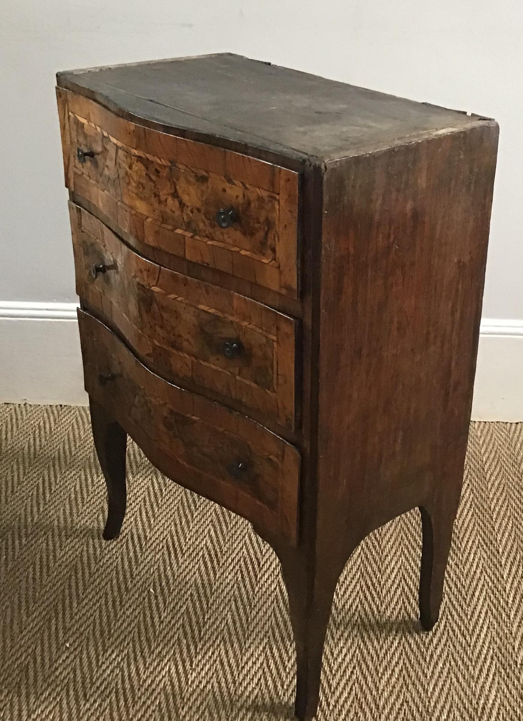 18th Century Serpentine Burr Olive Wood Maltese Petite Commode For Sale 8