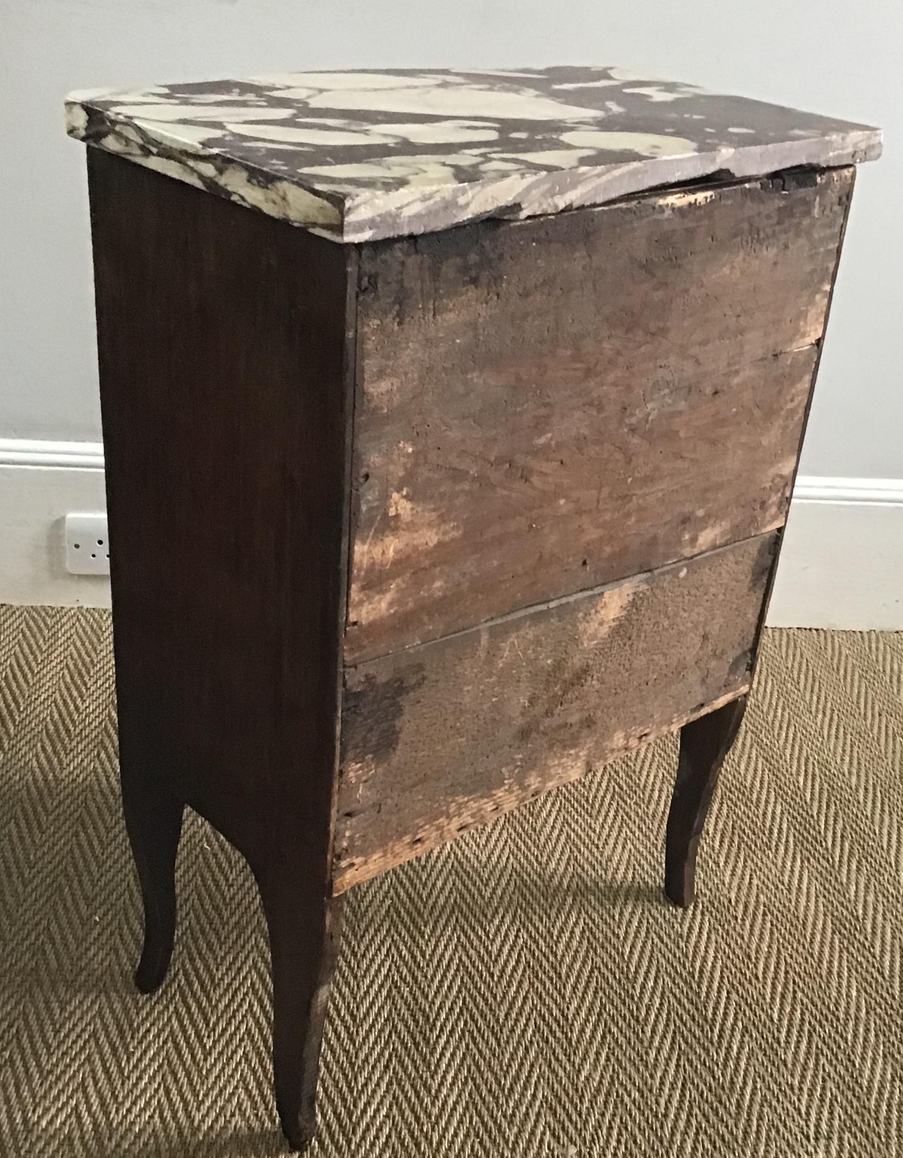 18th Century Serpentine Burr Olive Wood Maltese Petite Commode For Sale 9