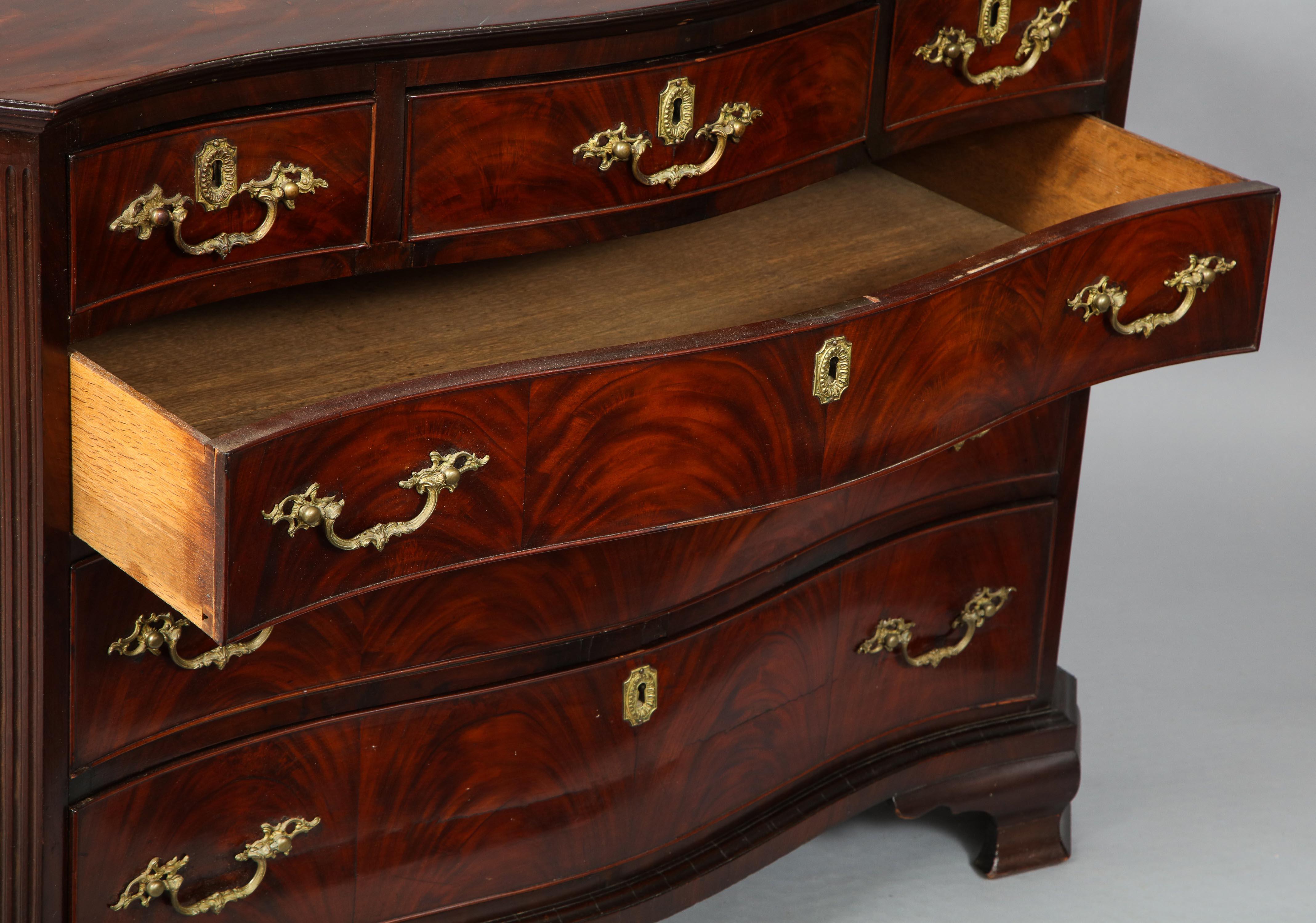 18th Century Serpentine Chest For Sale 7