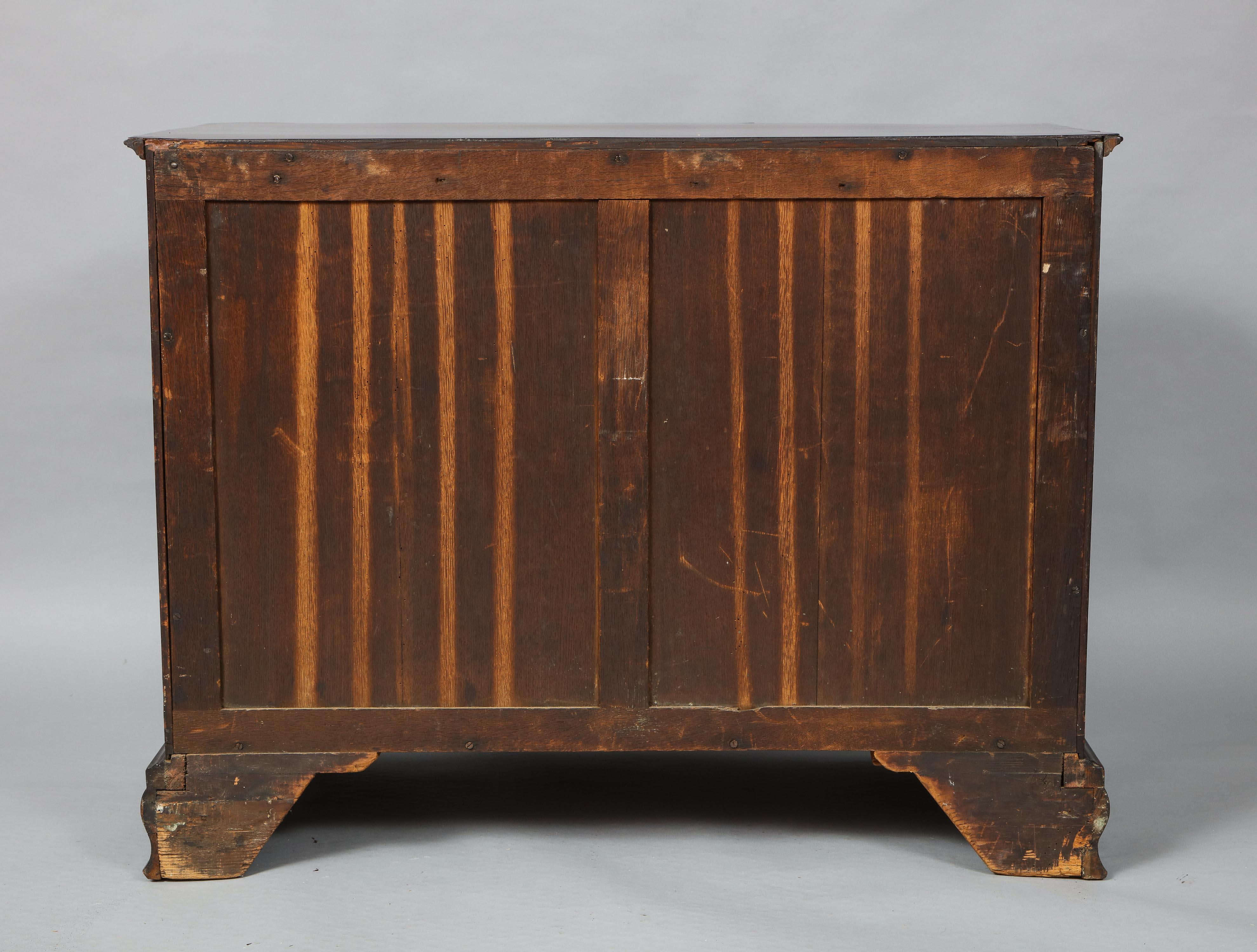 18th Century Serpentine Chest For Sale 12