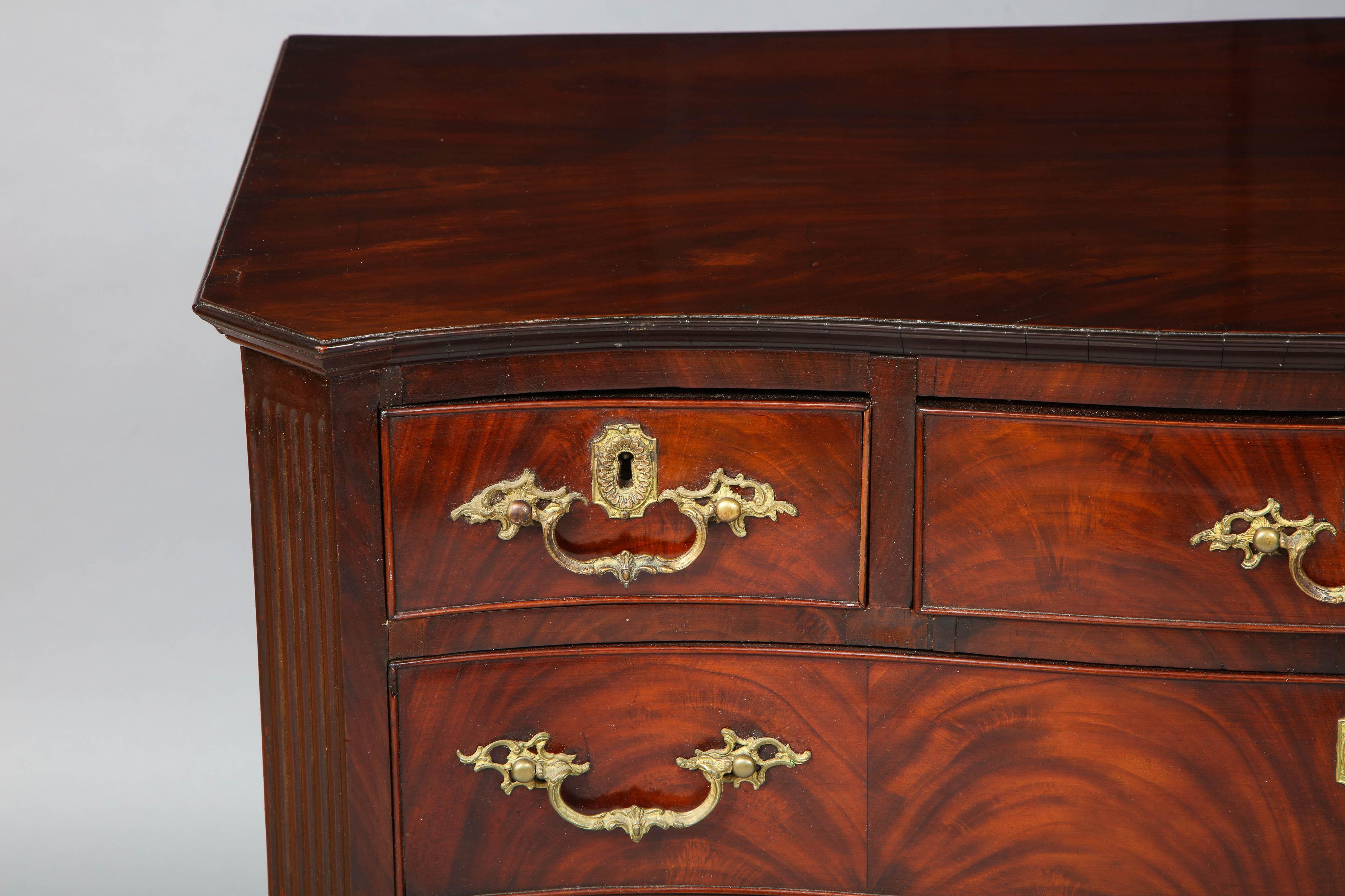 Mahogany 18th Century Serpentine Chest For Sale