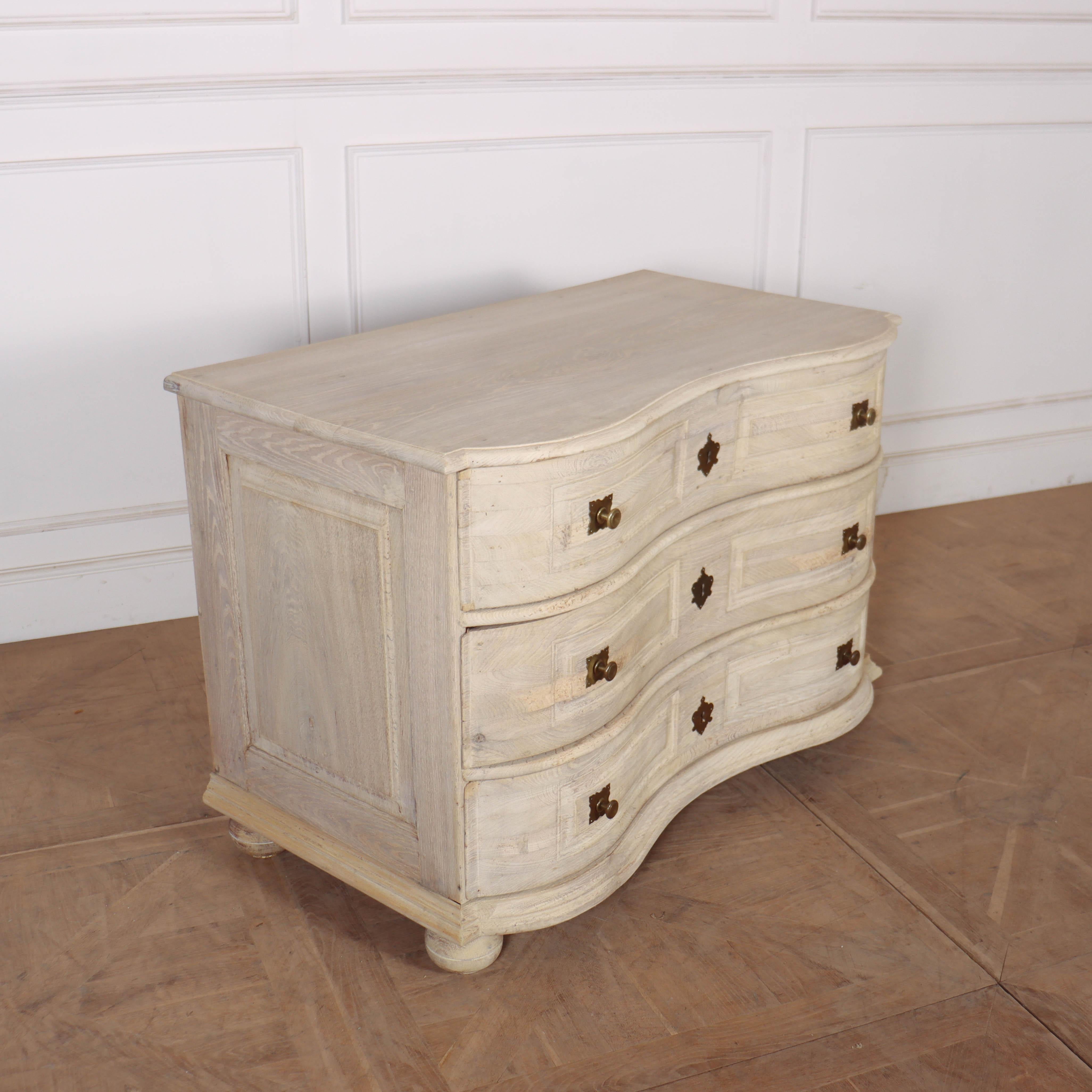 18th C Danish serpentine front 3 drawer bleached oak commode. 1760.

Reference: 7860

Dimensions
47 inches (119 cms) Wide
26.5 inches (67 cms) Deep
32.5 inches (83 cms) High.
