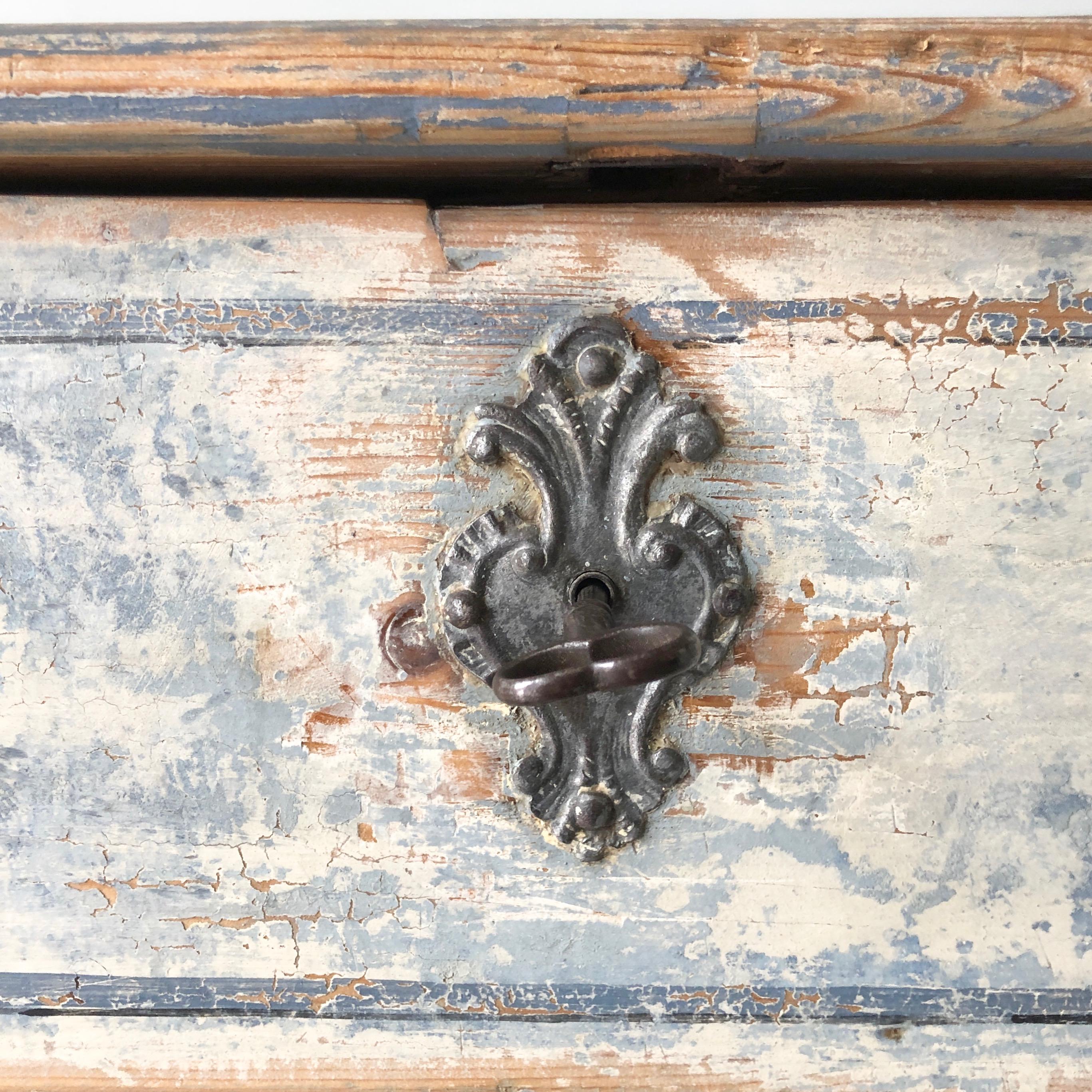 Bronze 18th Century Serpentine Front Chest of Drawers