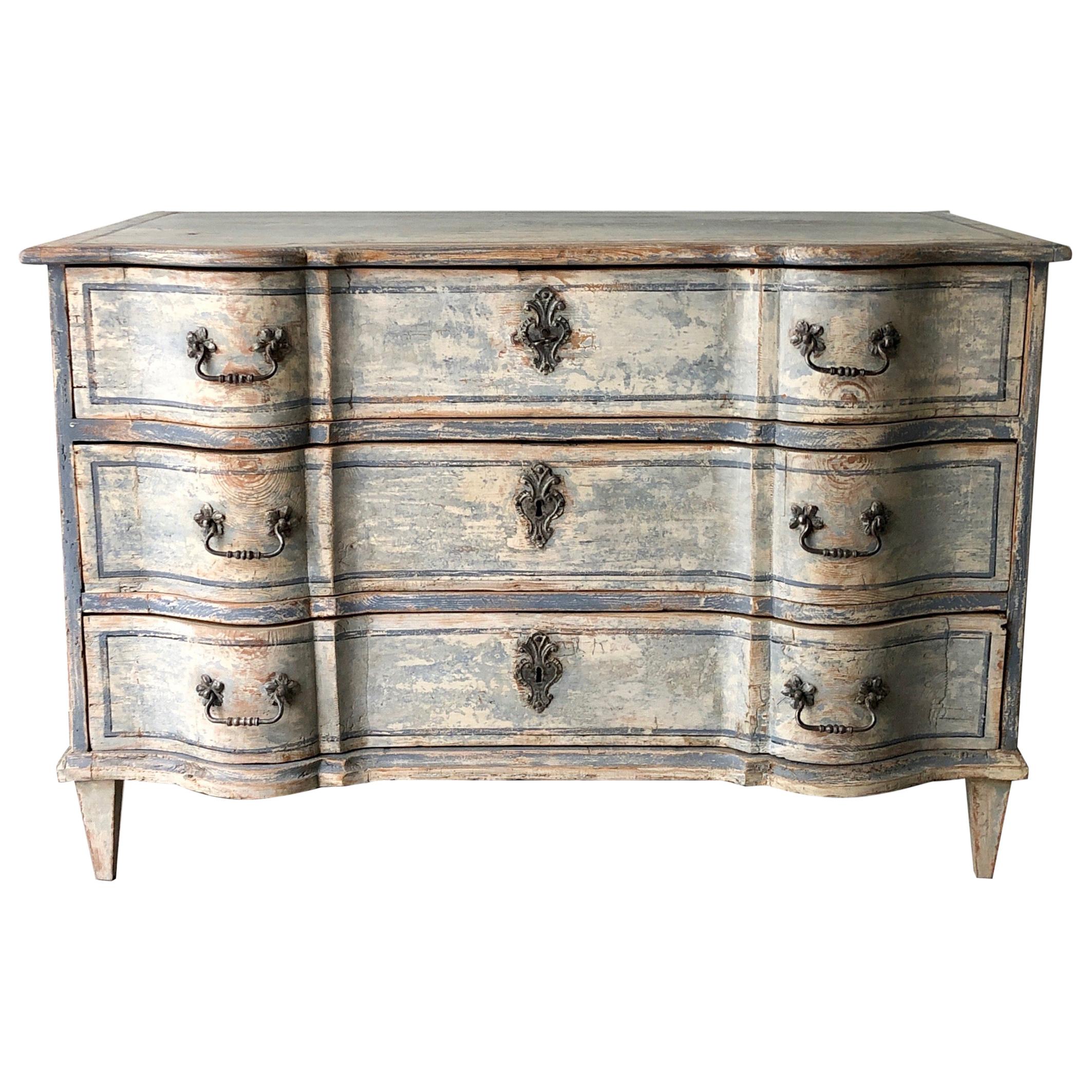 18th Century Serpentine Front Chest of Drawers