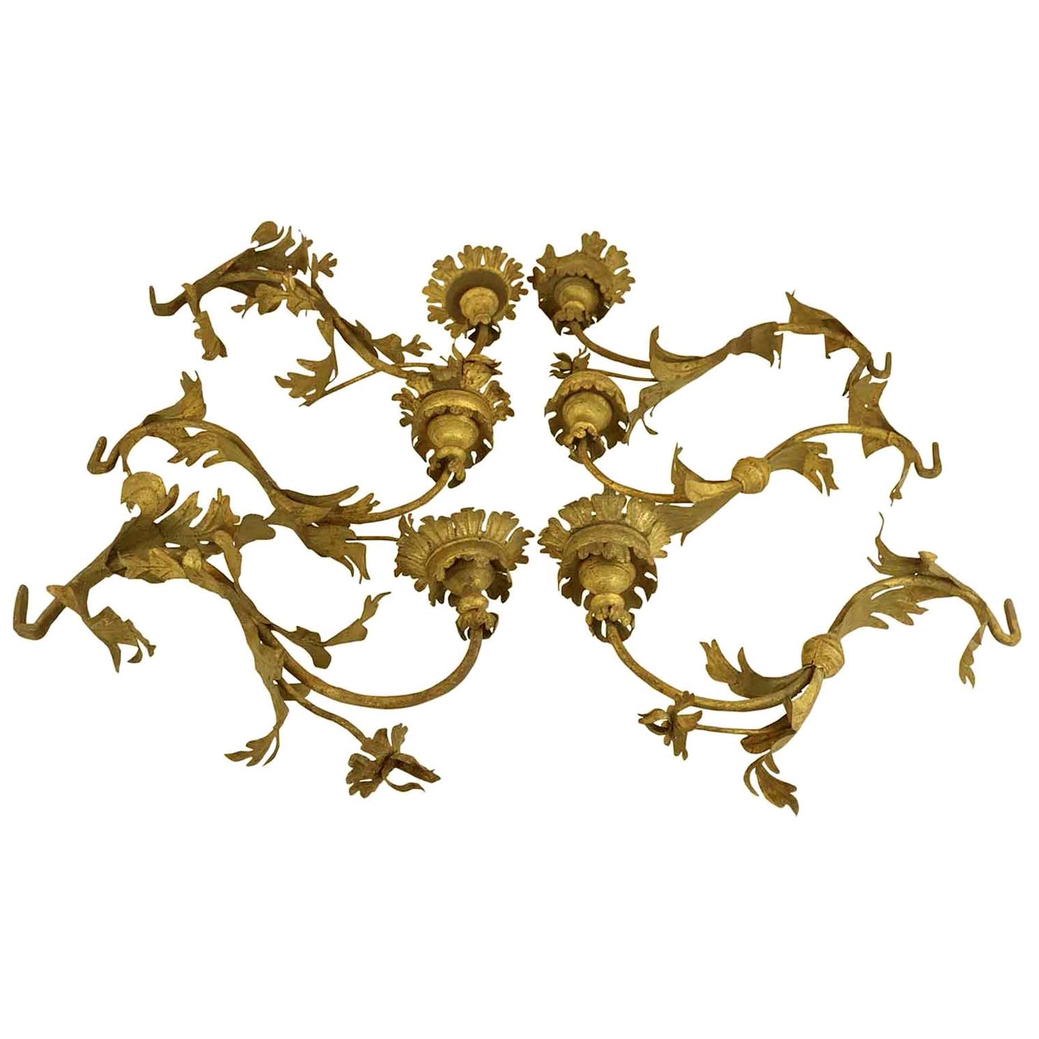 Ensemble de six chandeliers muraux dorés italiens du 18ème siècle en vente