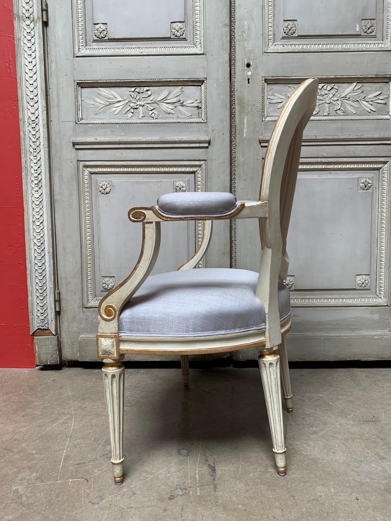18th Century Set of Six Louis XVI Armchairs with a Gray and Gold Leaf Finish In Good Condition In Dallas, TX