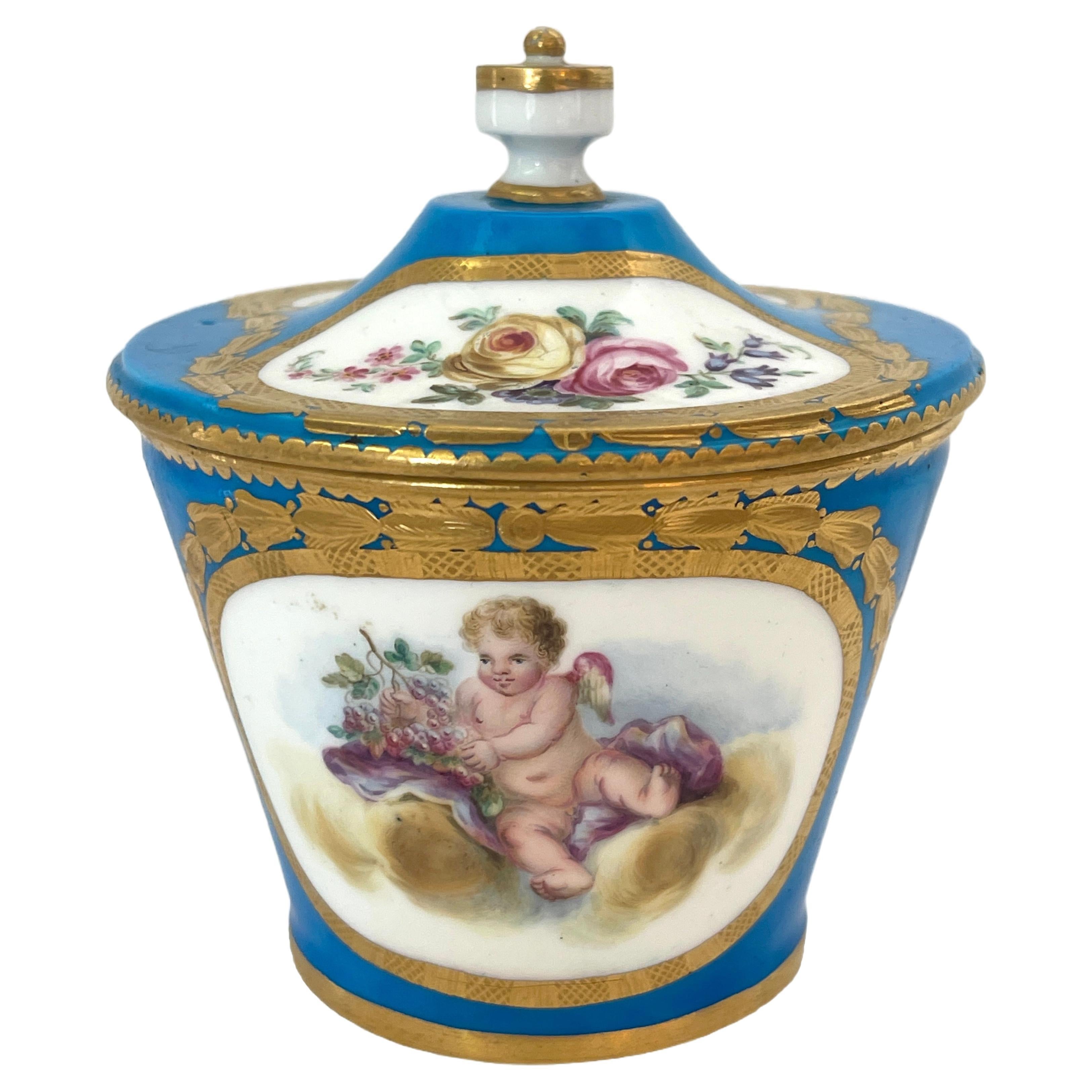 18. Jahrhundert Sèvres Blau Celeste Putti Motiv Zuckerdose 1767, Sonderbestellung im Angebot