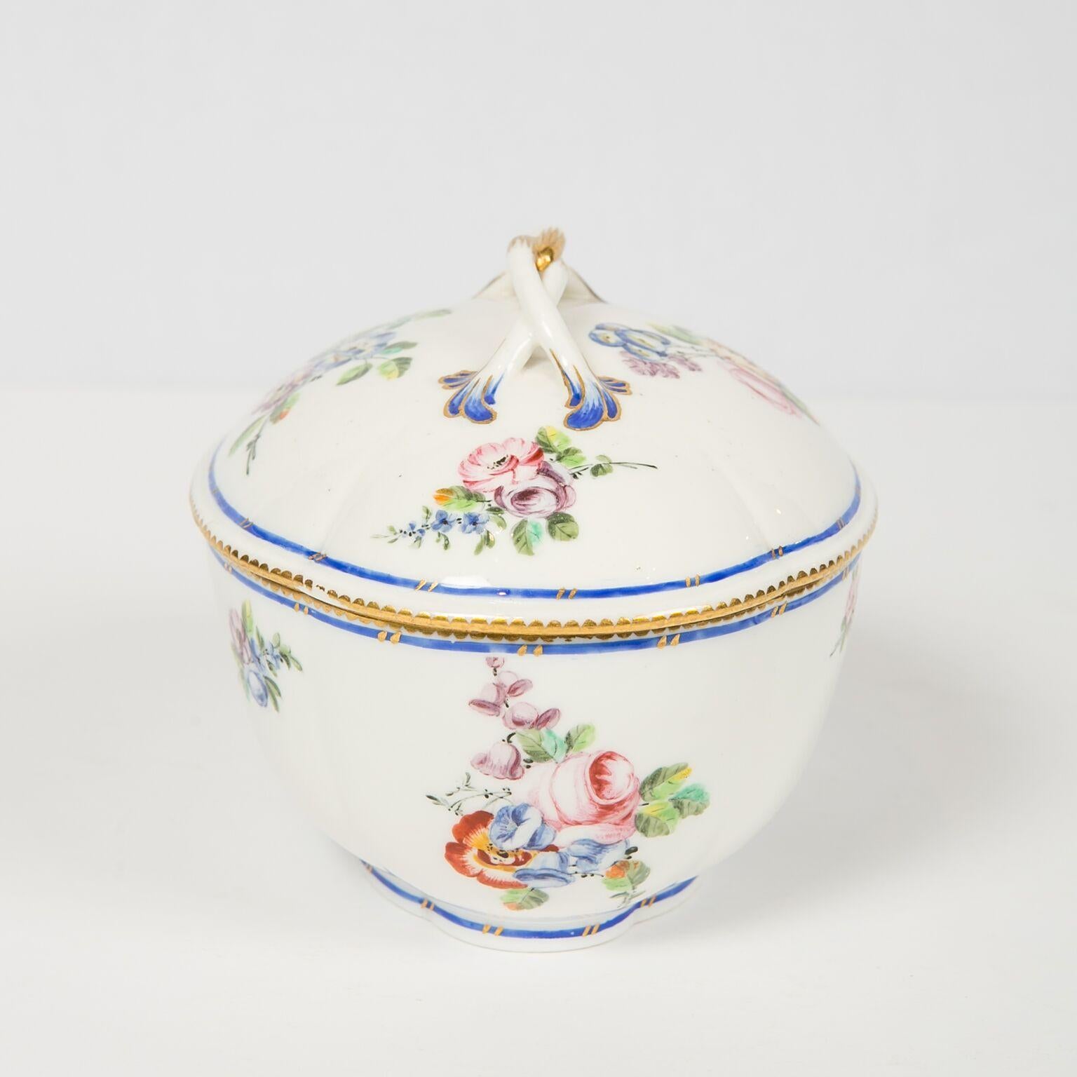 French 18th Century Sèvres Covered Bowl Made in 1764