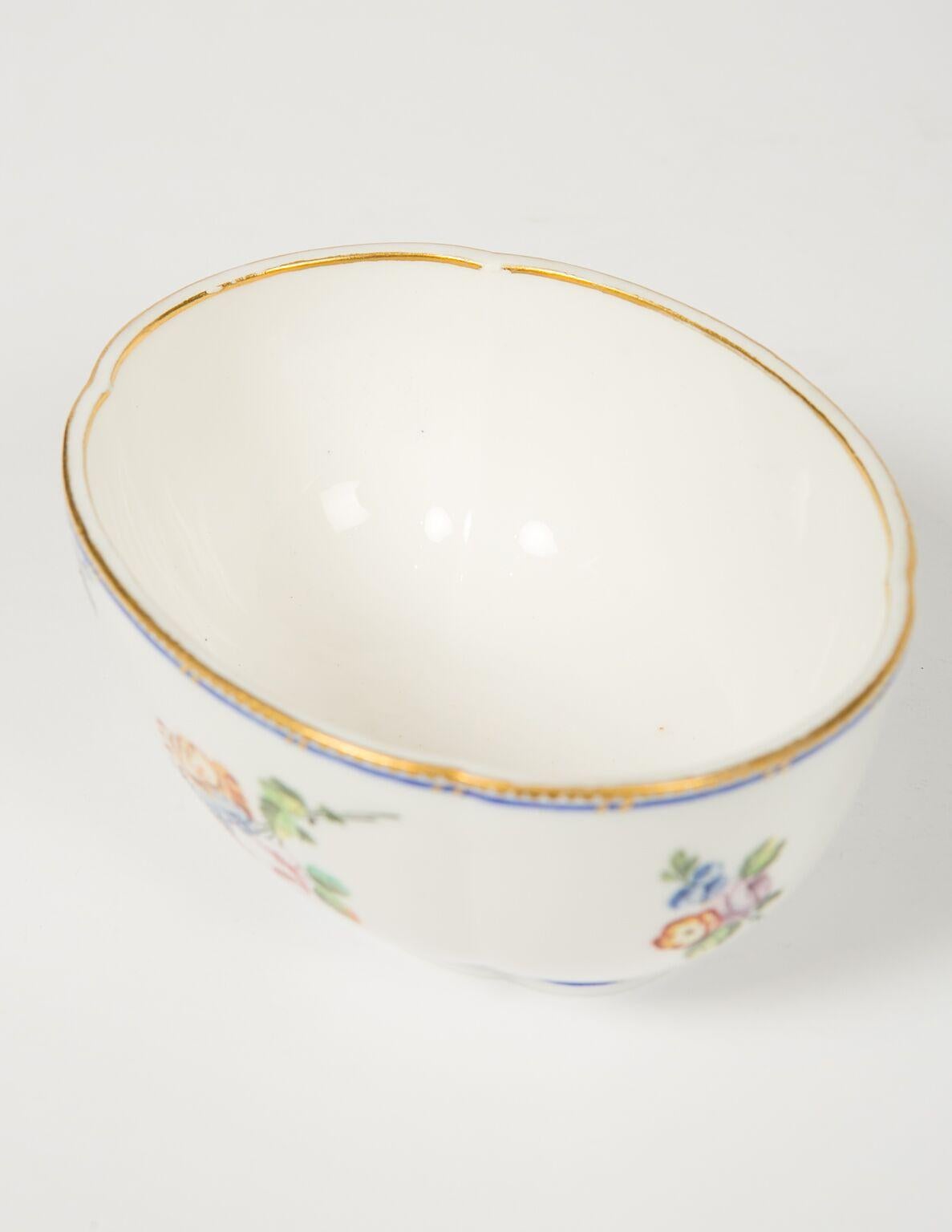 18th Century Sèvres Covered Bowl Made in 1764 1