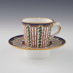 Tasse et soucoupe Trembleuse en porcelaine de Sèvres Première taille