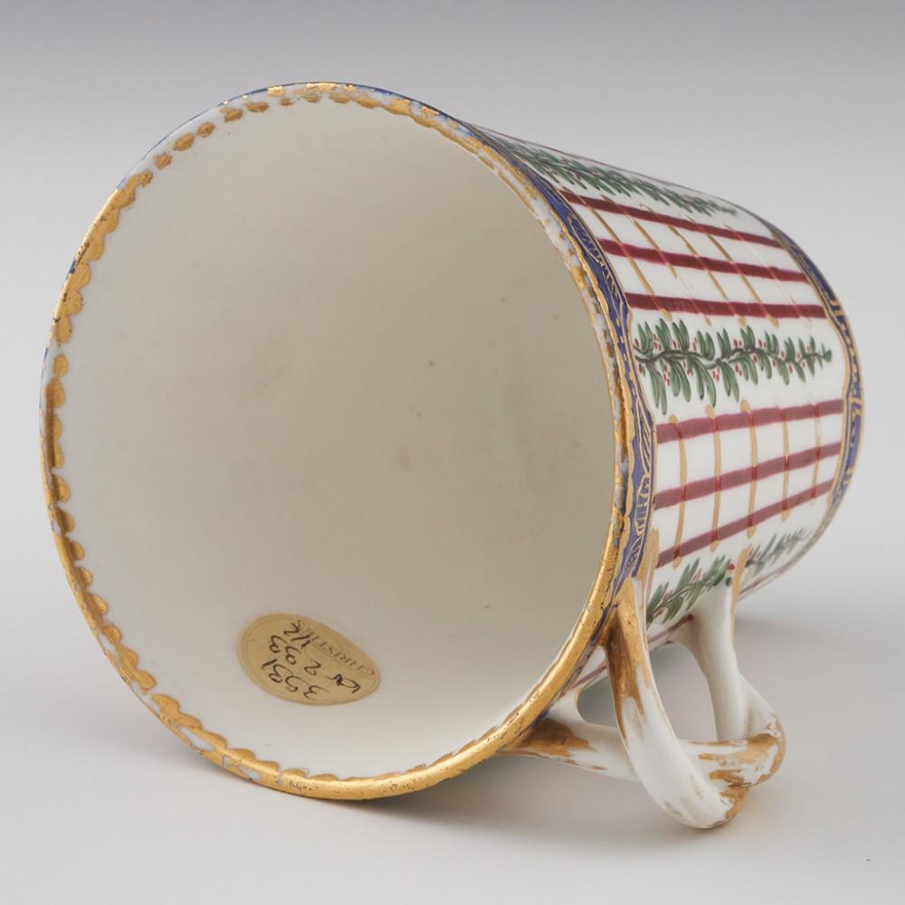 Tasse et soucoupe Trembleuse en porcelaine de Sèvres Première taille  en vente 3
