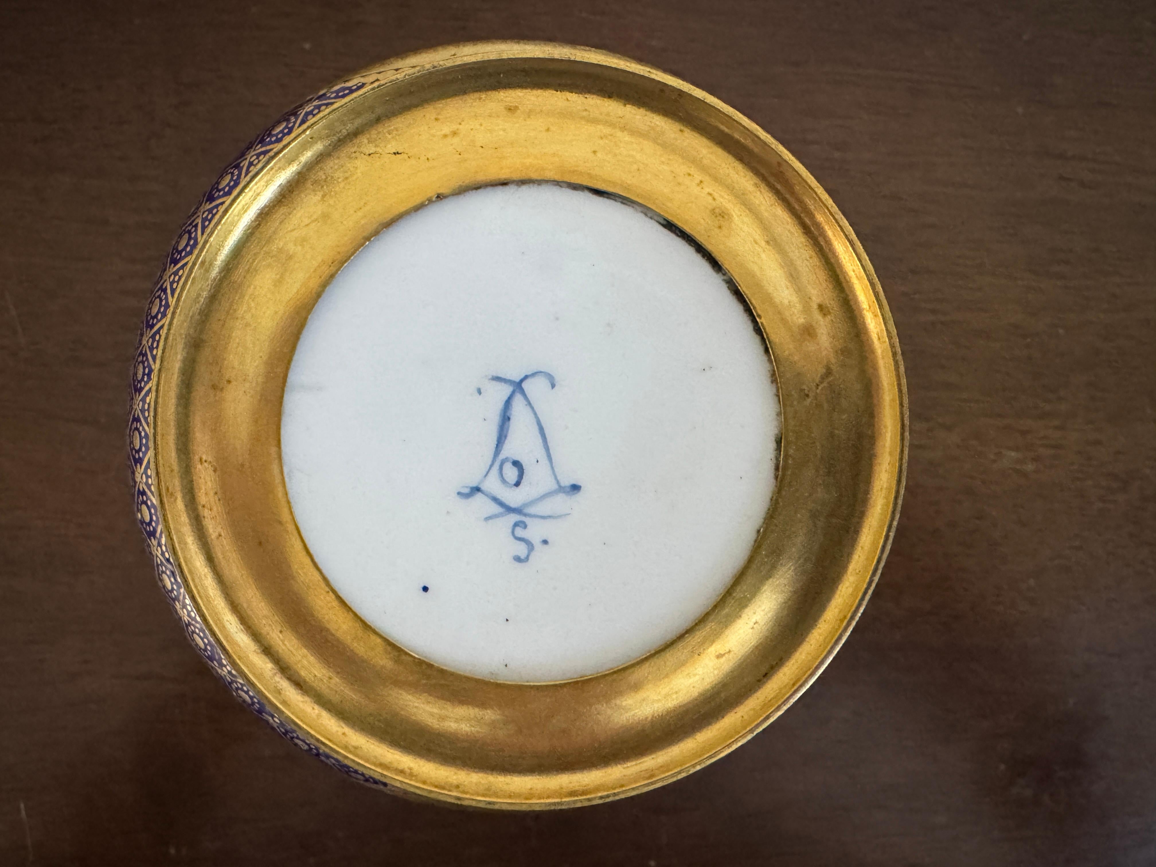 Seaux à bouteille en porcelaine de Sèvres du XVIIIe siècle en vente 7