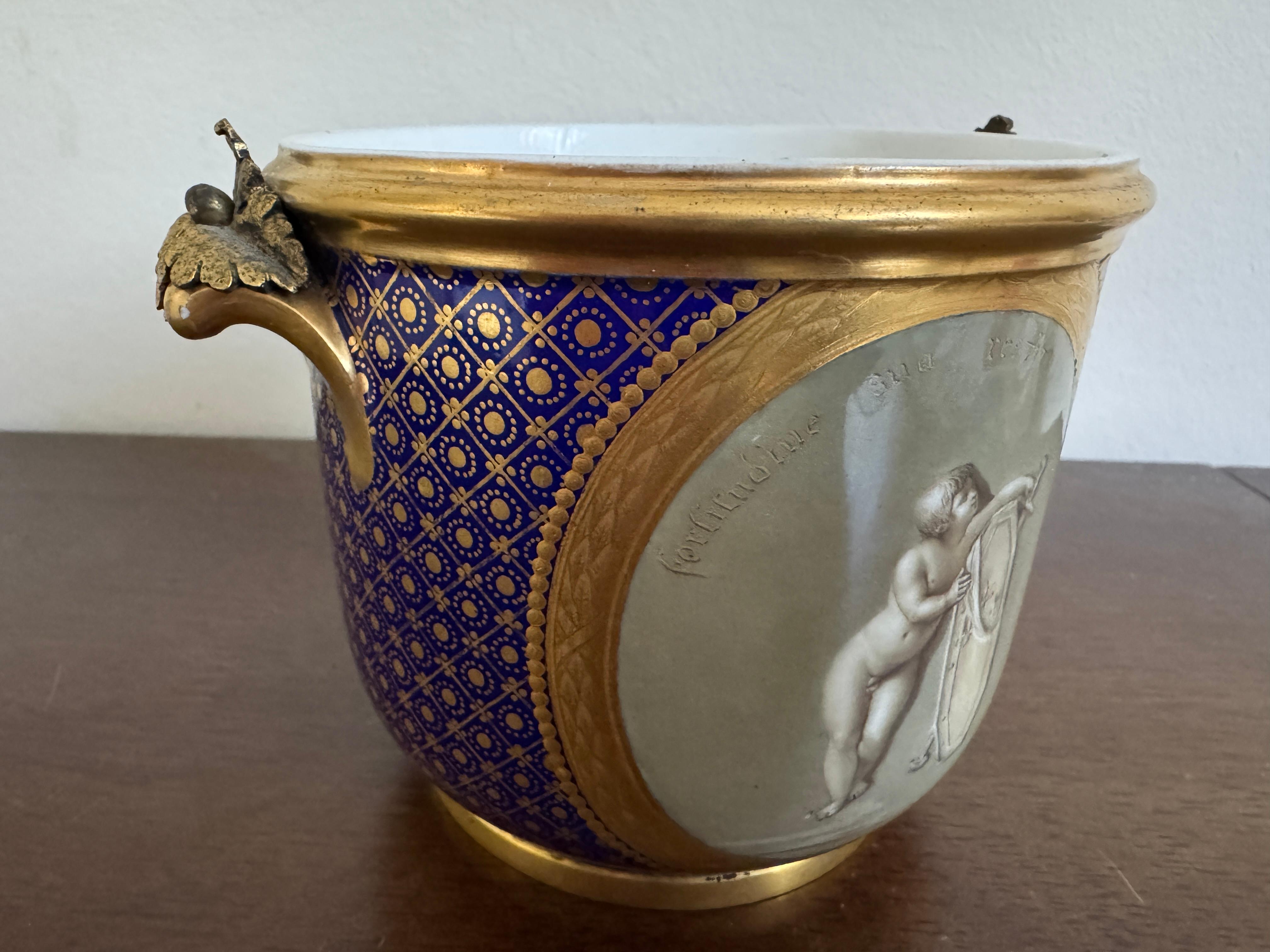 Porcelaine Seaux à bouteille en porcelaine de Sèvres du XVIIIe siècle en vente