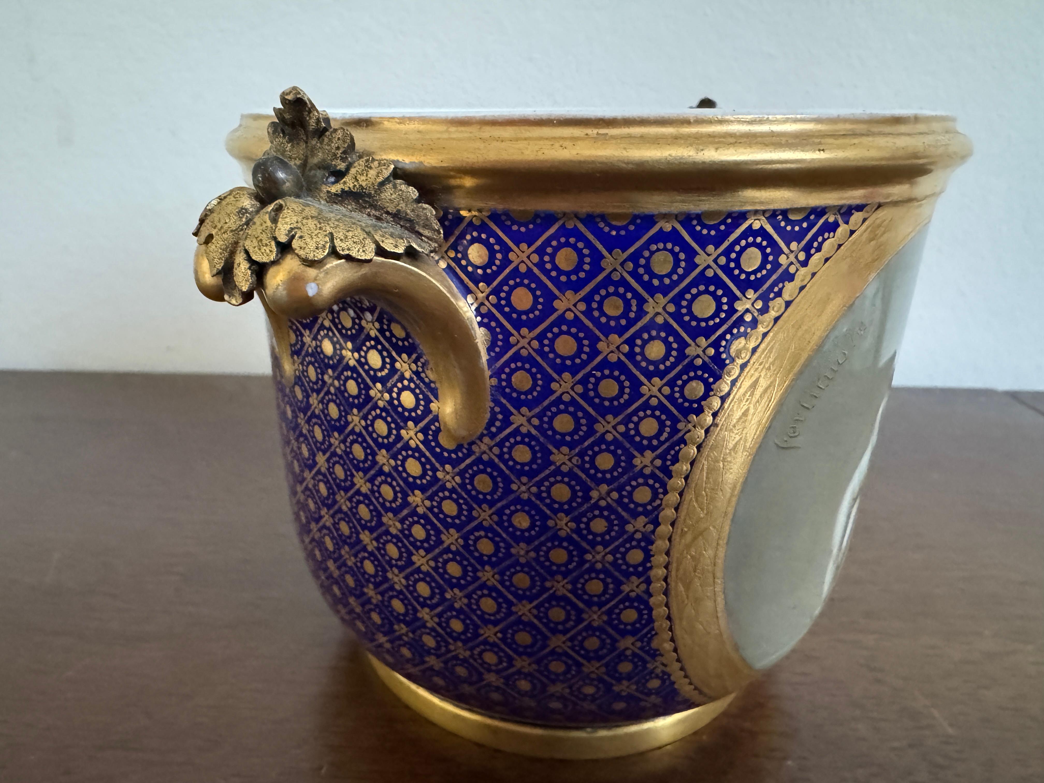 Seaux à bouteille en porcelaine de Sèvres du XVIIIe siècle en vente 1