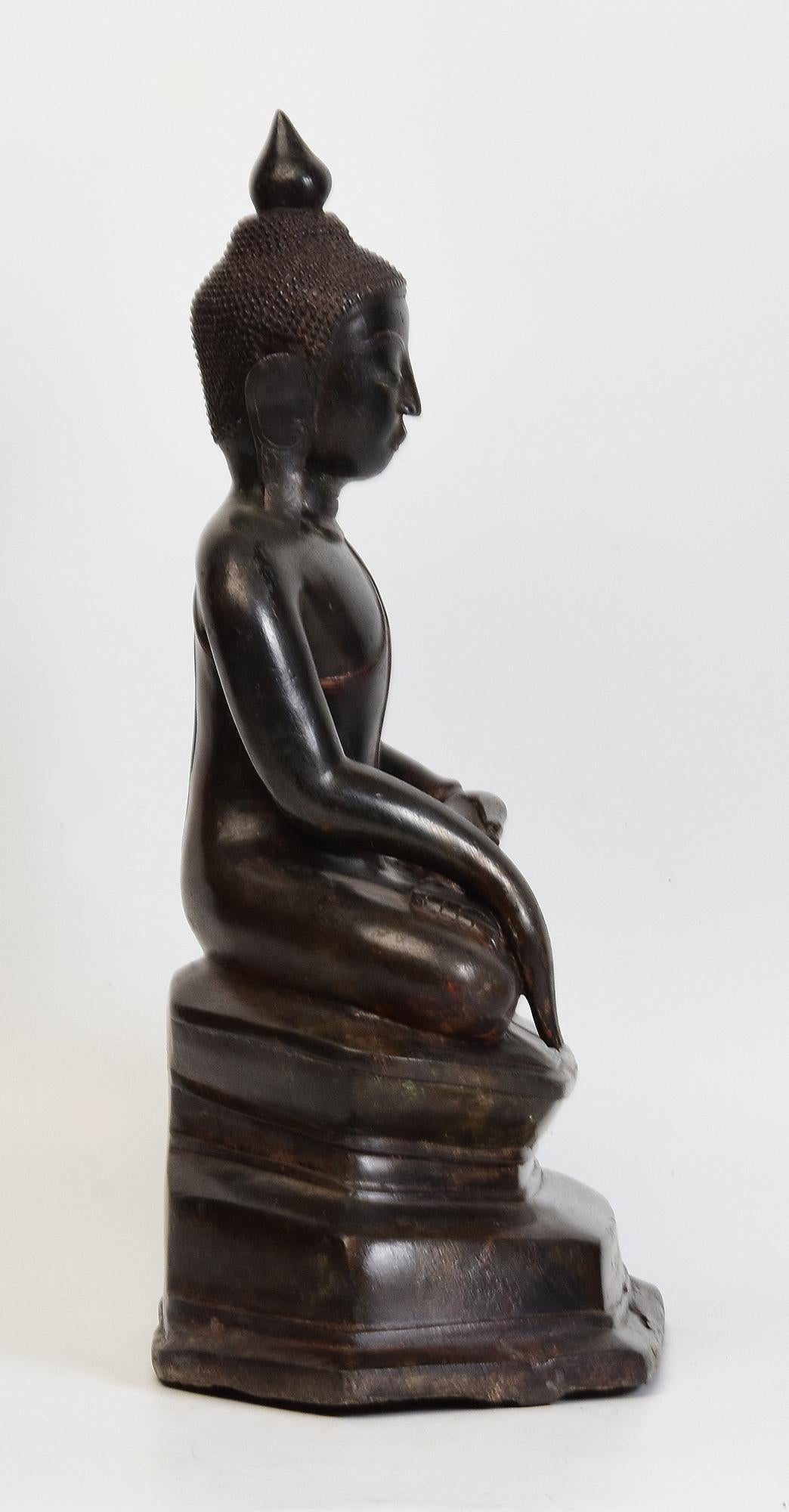 18th Century, Shan, Antique Burmese Bronze Seated Buddha For Sale 6