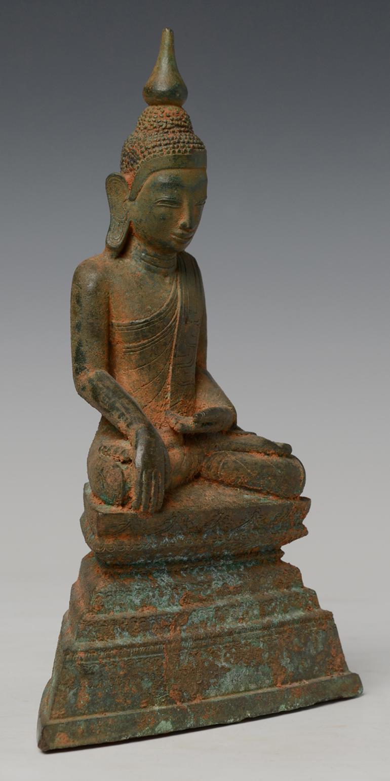 18th Century, Shan, Antique Burmese Bronze Seated Buddha For Sale 7