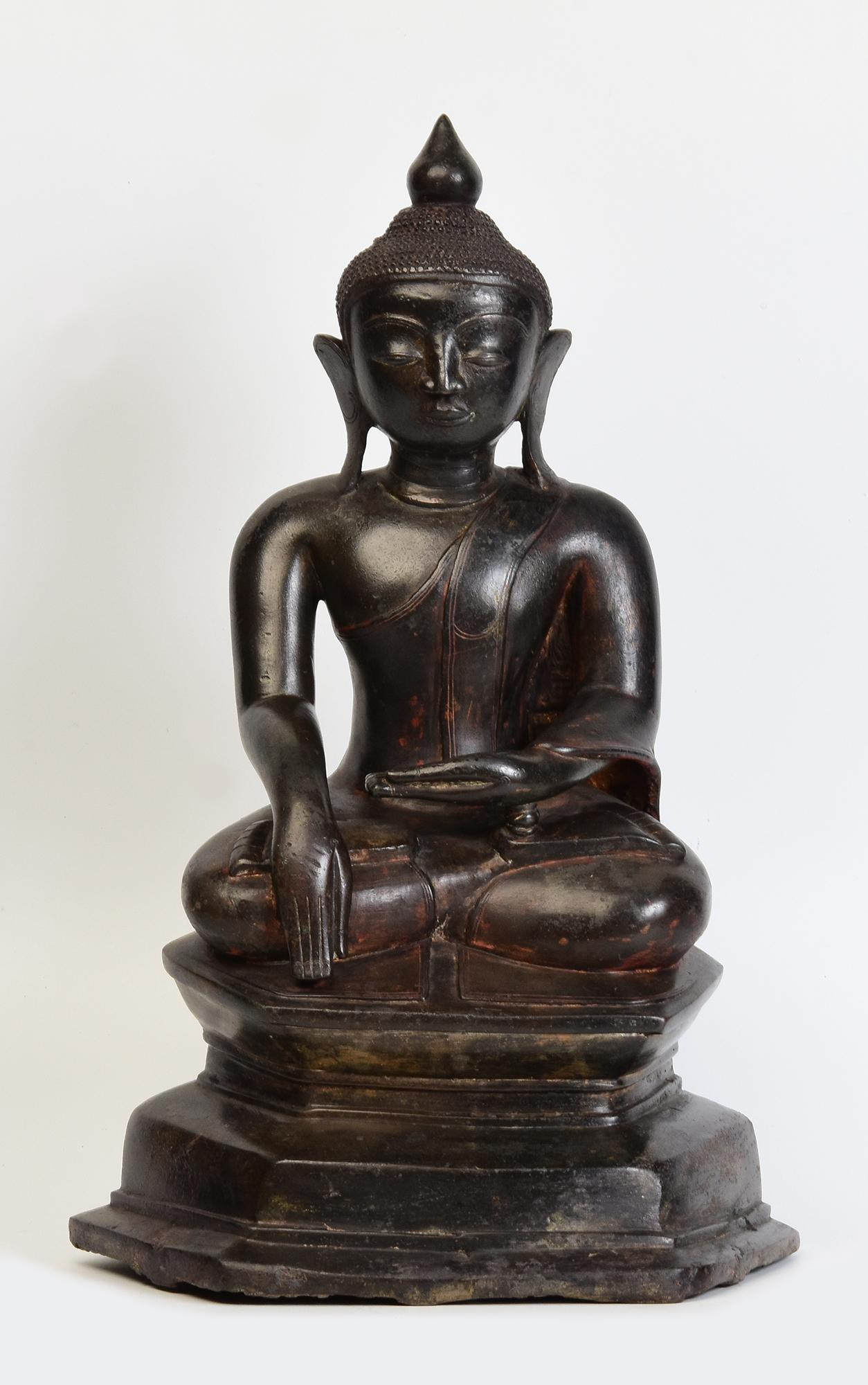 18th Century, Shan, Antique Burmese Bronze Seated Buddha For Sale 8