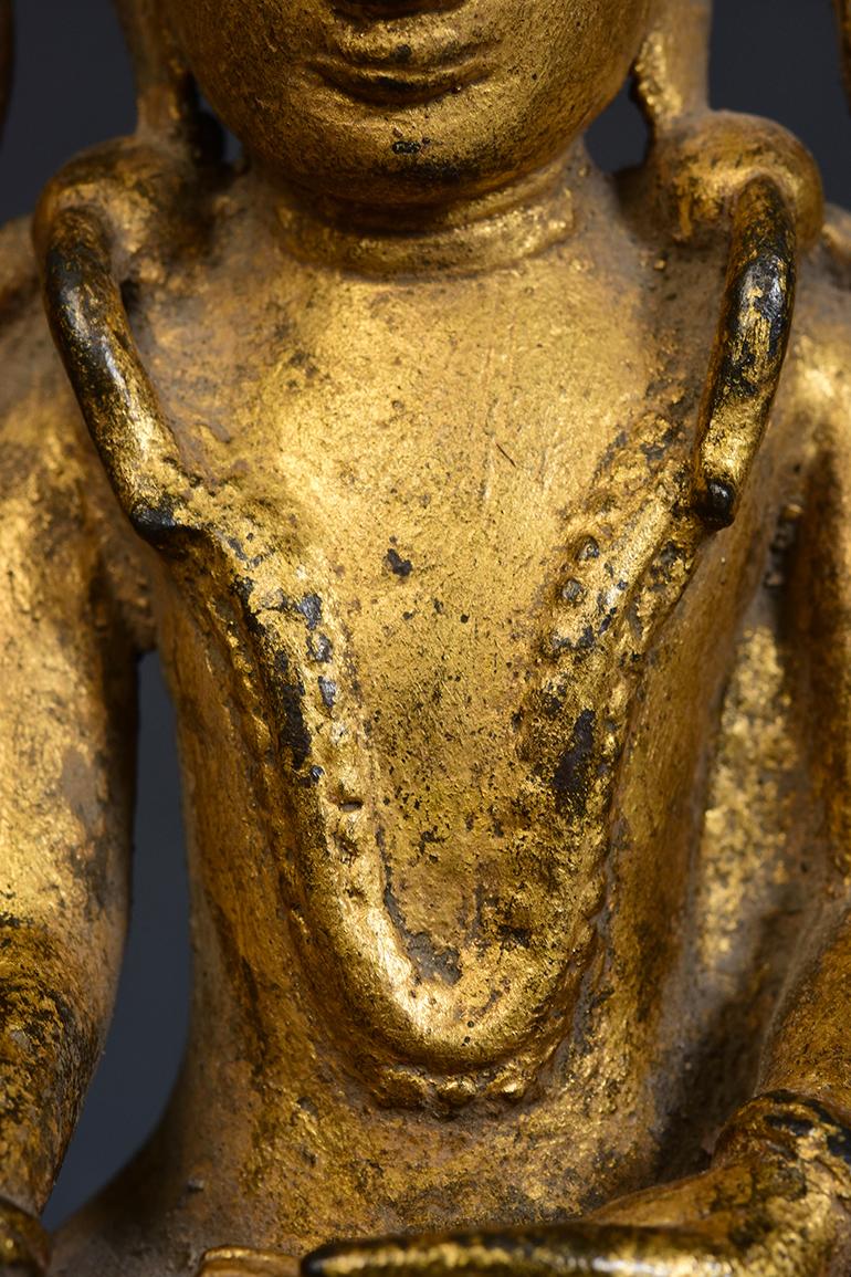 18th Century, Shan, Antique Burmese Bronze Seated Crowned Buddha In Good Condition In Sampantawong, TH