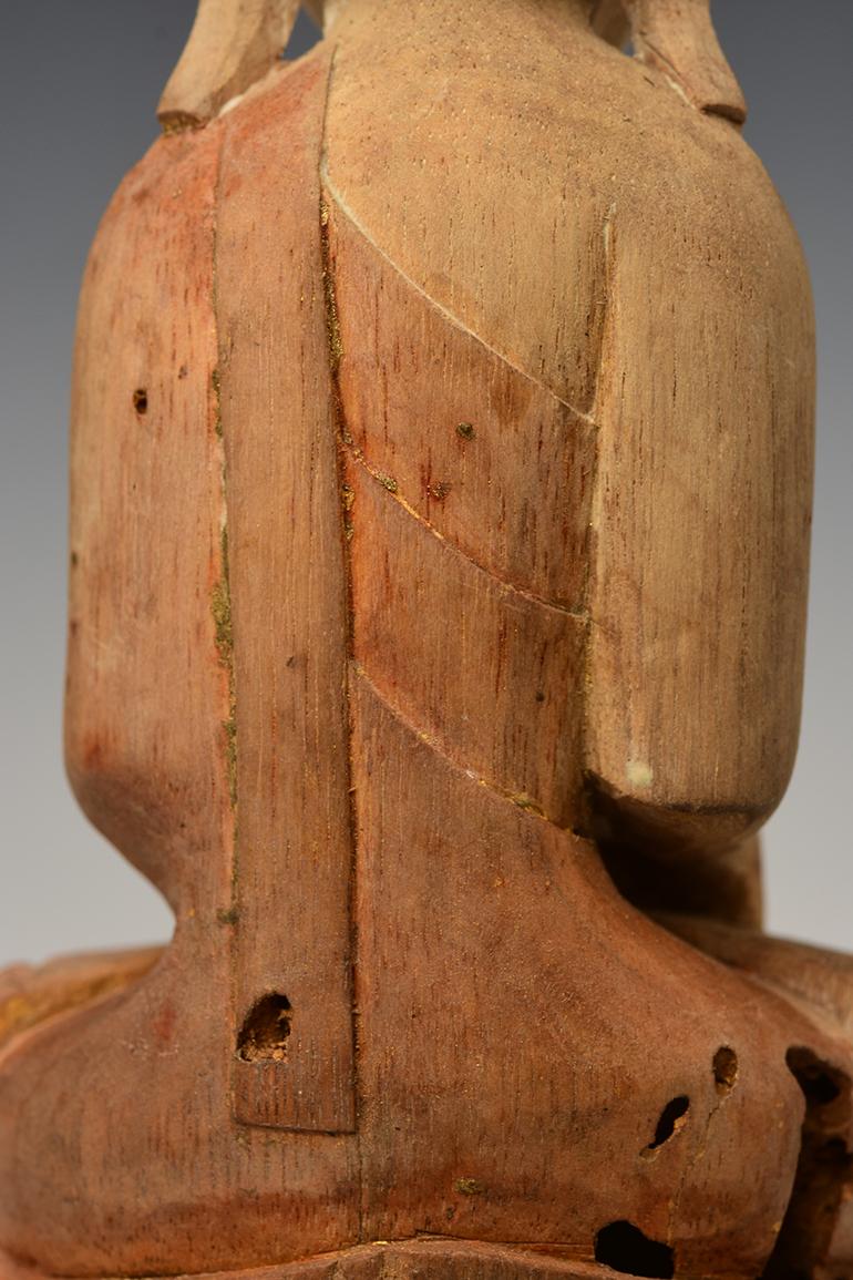 18. Jahrhundert, Shan, antiker burmesischer sitzender Buddha aus Holz im Angebot 4
