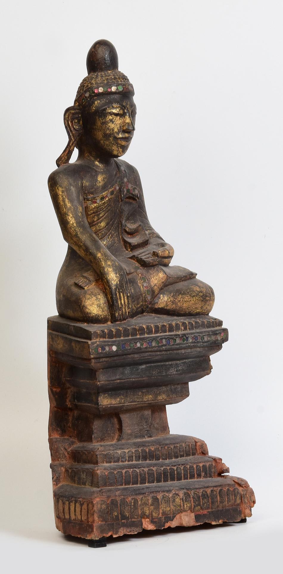18. Jahrhundert, Shan, antiker burmesischer sitzender Buddha aus Holz im Angebot 5