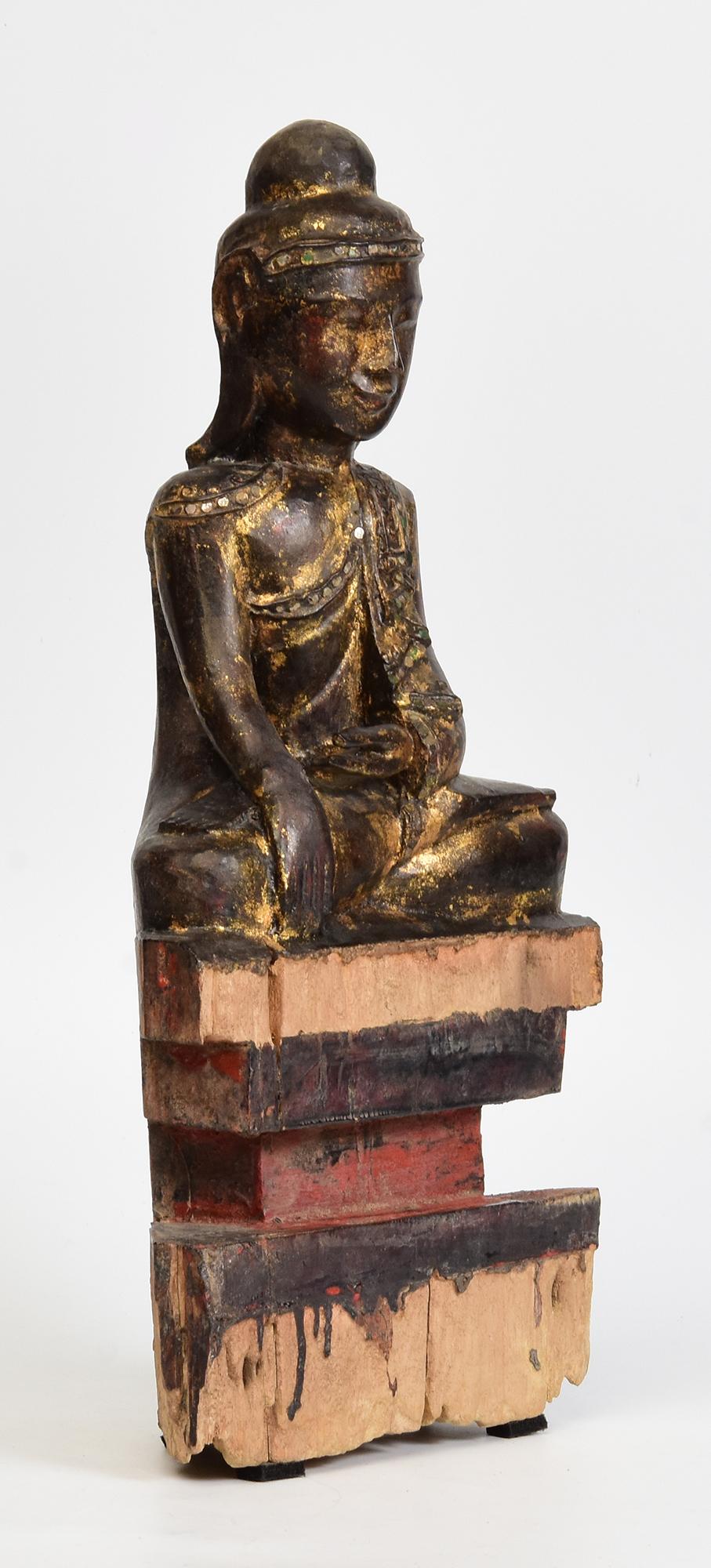 18th Century, Shan, Antique Burmese Wooden Seated Buddha For Sale 6