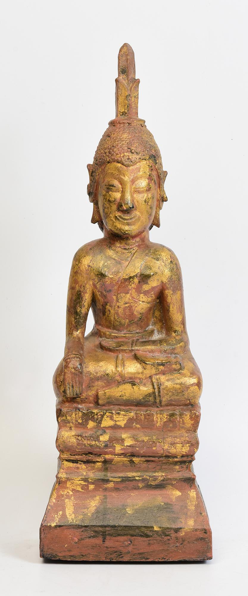 Bouddha assis en bois birman ancien Shan du 18ème siècle en vente 6