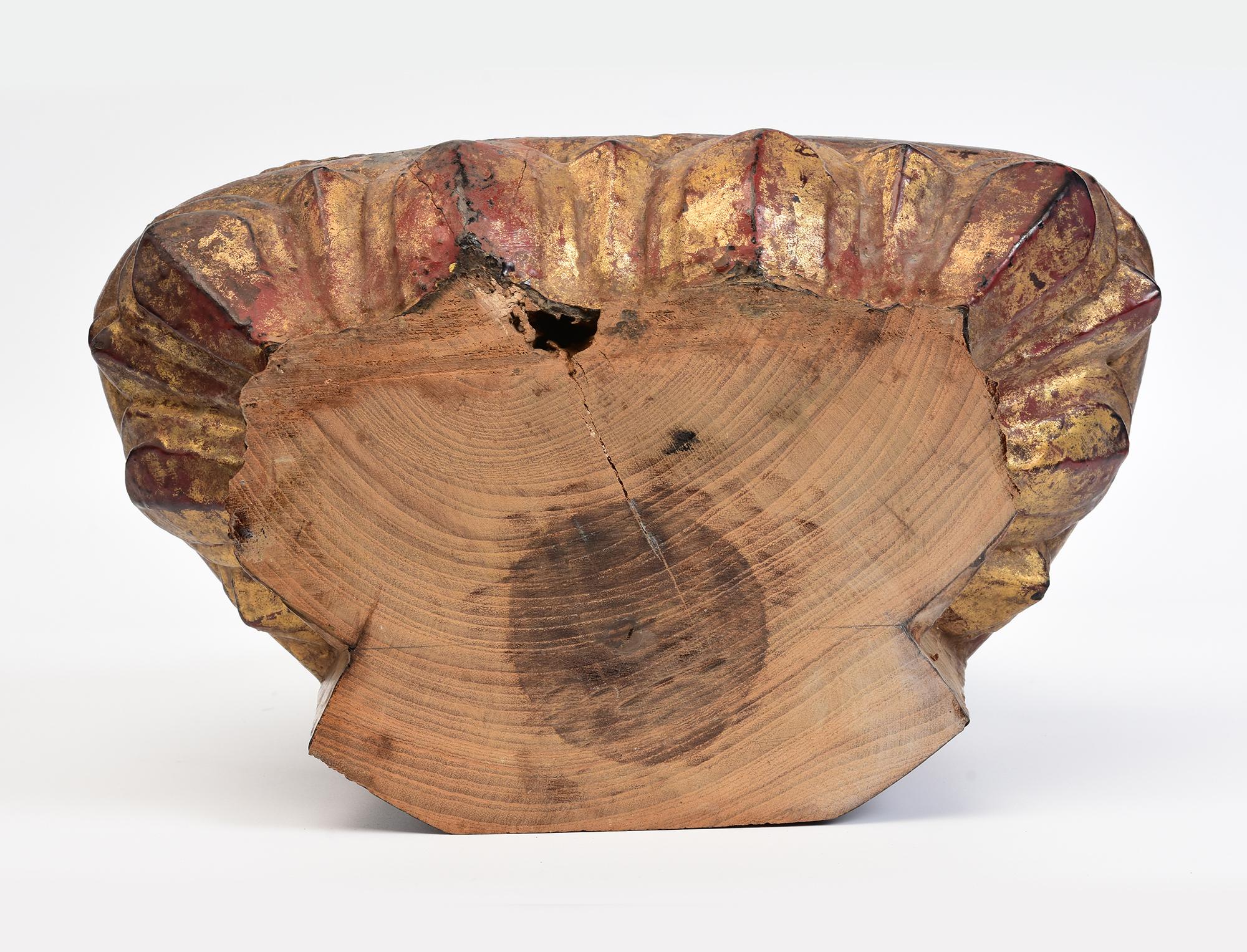 Bouddha assis en bois birman ancien Shan du 18ème siècle en vente 6