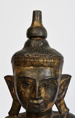 Antico Buddha seduto in legno birmano del XVIII secolo, Shan