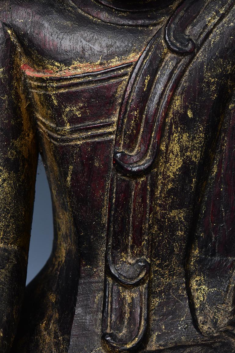 18. Jahrhundert, Shan, antiker burmesischer sitzender Buddha aus Holz (Handgeschnitzt) im Angebot