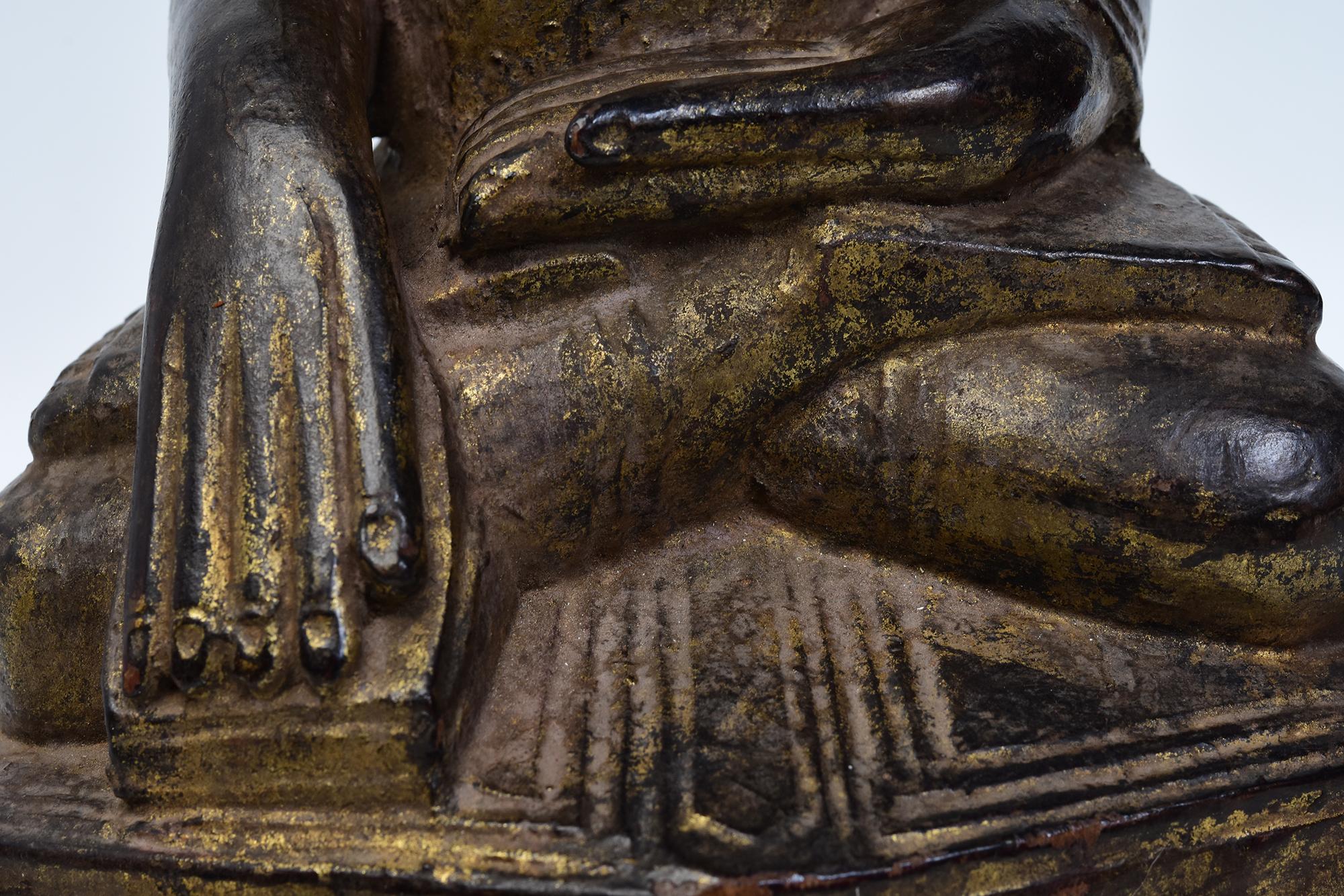 18. Jahrhundert, Shan, antiker burmesischer sitzender Buddha aus Holz (Handgeschnitzt)