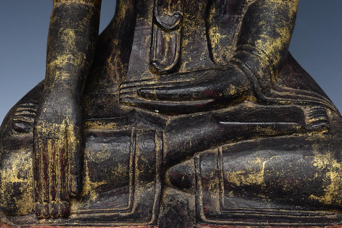 18. Jahrhundert, Shan, antiker burmesischer sitzender Buddha aus Holz im Zustand „Gut“ im Angebot in Sampantawong, TH