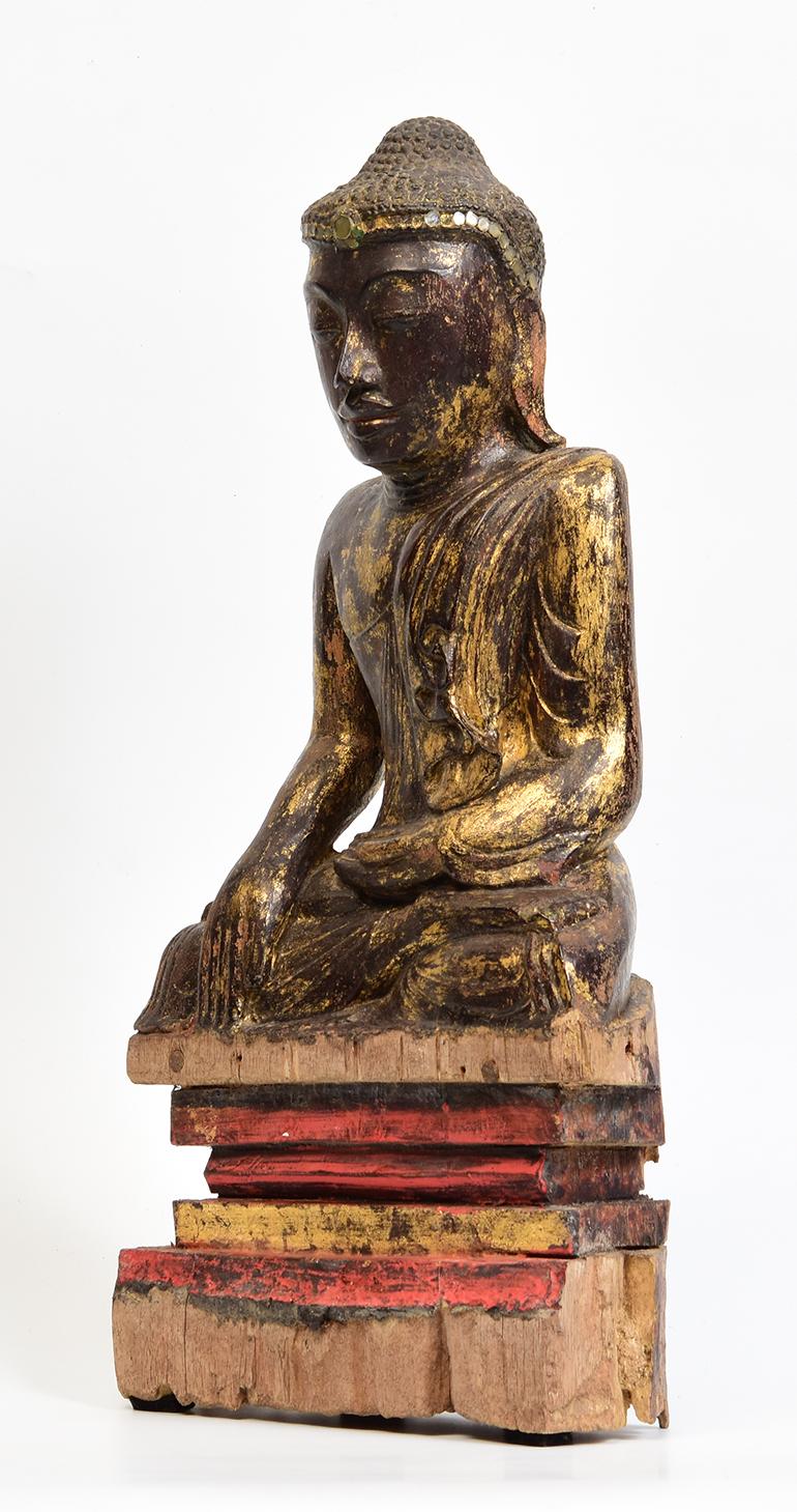 18th Century, Shan, Antique Burmese Wooden Seated Buddha For Sale 1