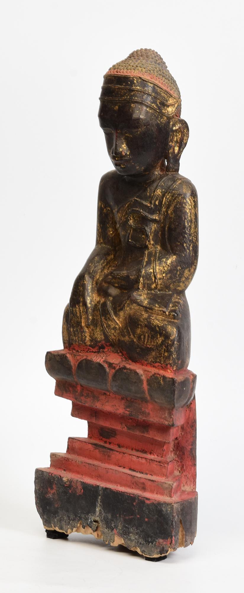 XVIIIe siècle et antérieur Bouddha assis en bois birman ancien Shan du 18ème siècle en vente