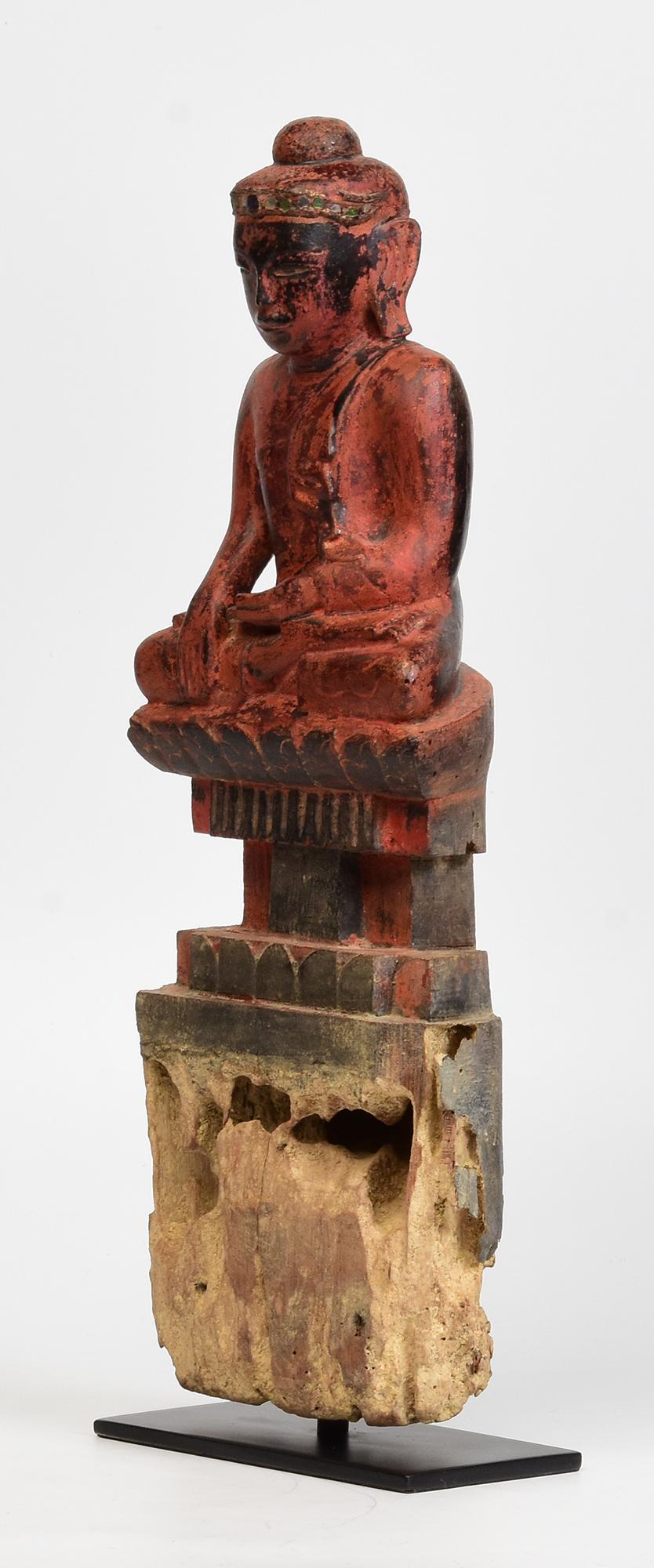 18th Century, Shan, Antique Burmese Wooden Seated Buddha For Sale 1