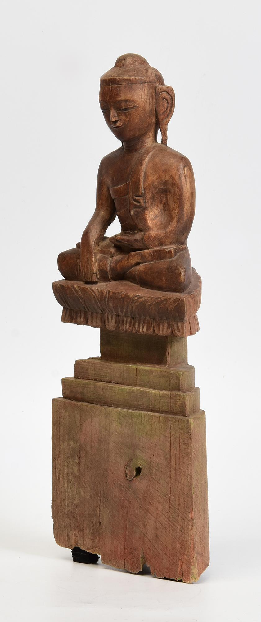 XVIIIe siècle et antérieur Bouddha assis en bois birman ancien Shan du 18ème siècle en vente