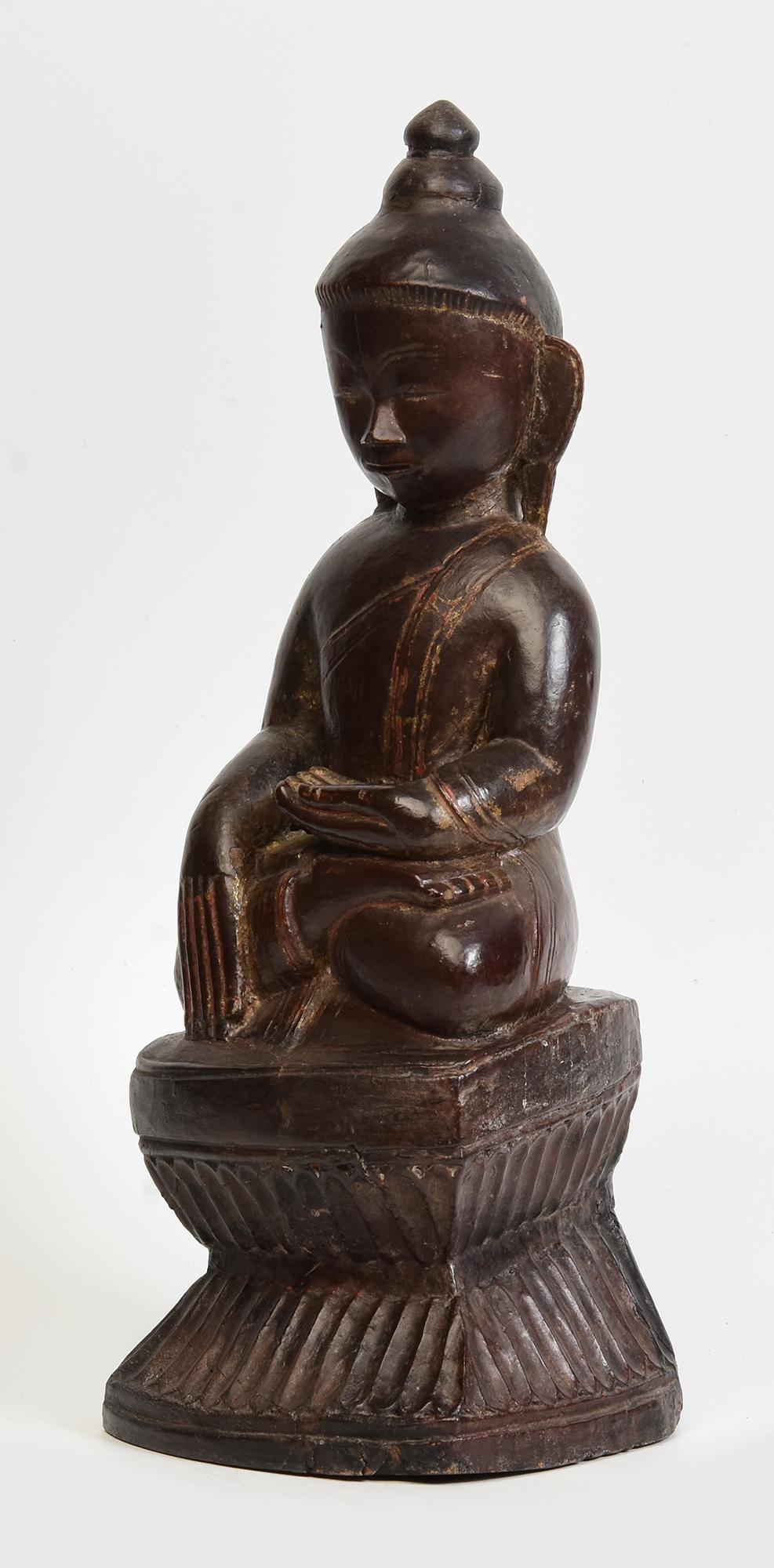 XVIIIe siècle et antérieur Bouddha assis en bois birman ancien Shan du 18ème siècle en vente