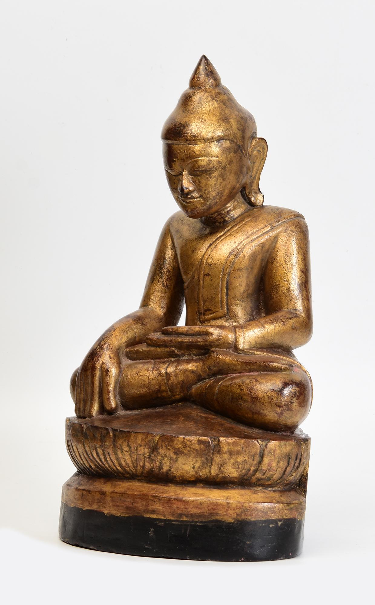 XVIIIe siècle et antérieur Bouddha assis en bois birman ancien Shan du 18ème siècle en vente